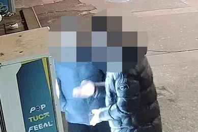 Heute.at - Fotos von Tschick-Automat führt Polizei auf Räuber-Spur