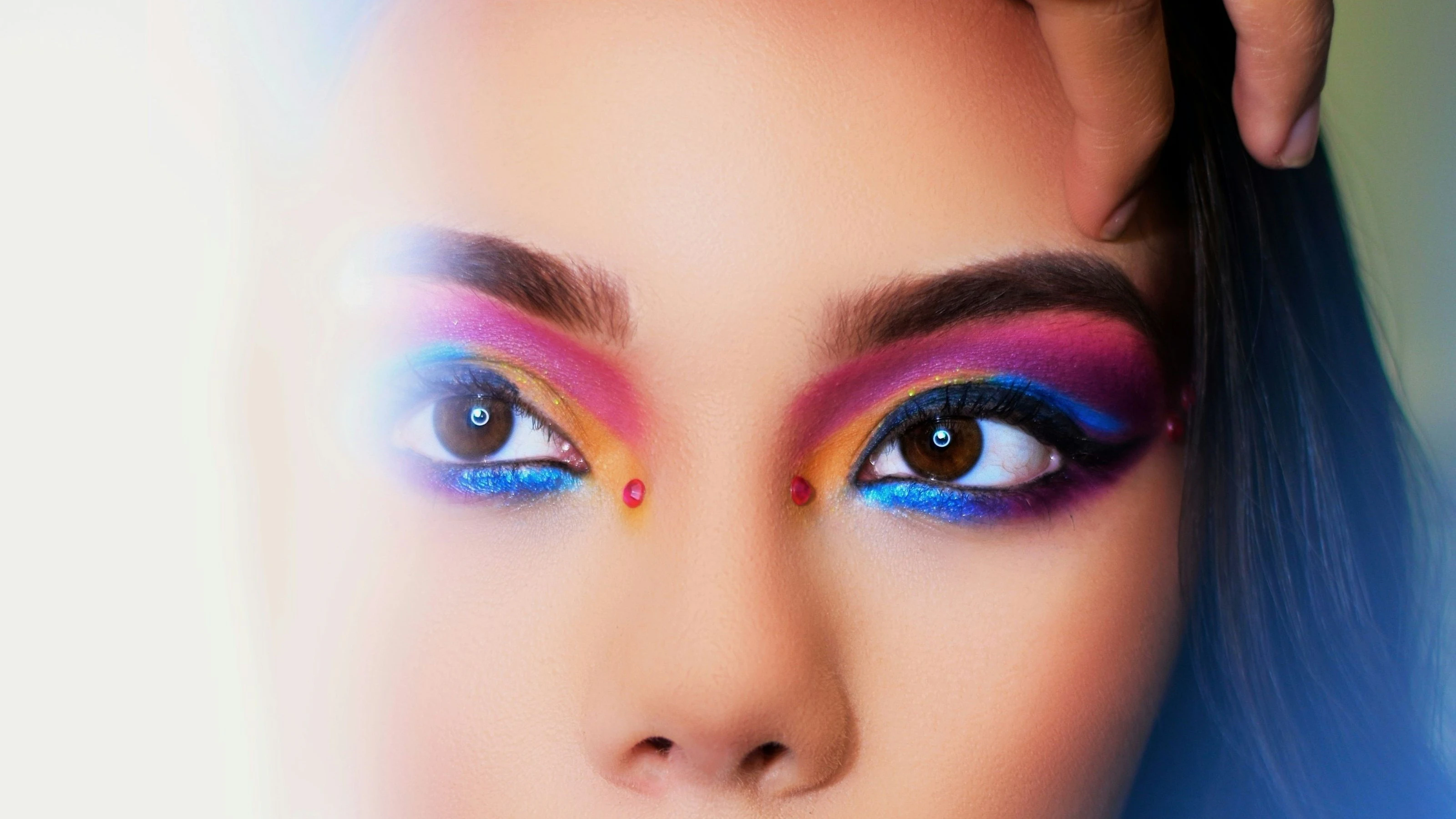 Heute.at - Mit diesen 5 Tipps hält dein Make-Up den ganzen Tag