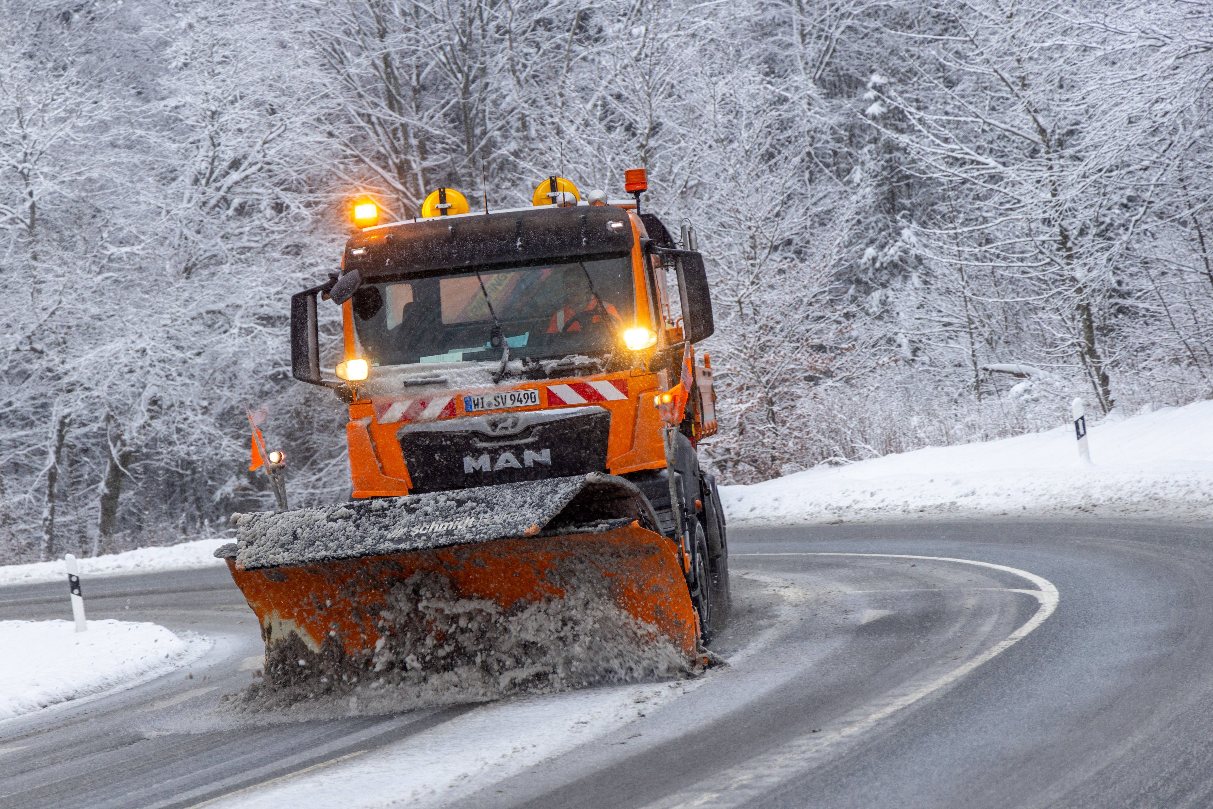 Heute.at - Warnstufe ROT! Schnee-Schneise wütet in Österreich