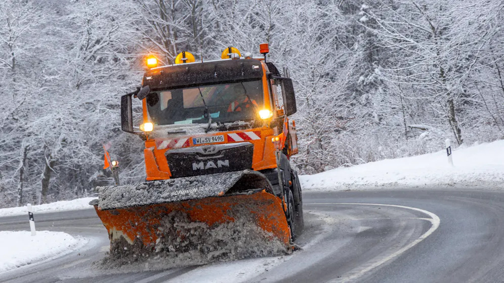 Heute.at - Warnstufe ROT! Schnee-Schneise wütet in Österreich