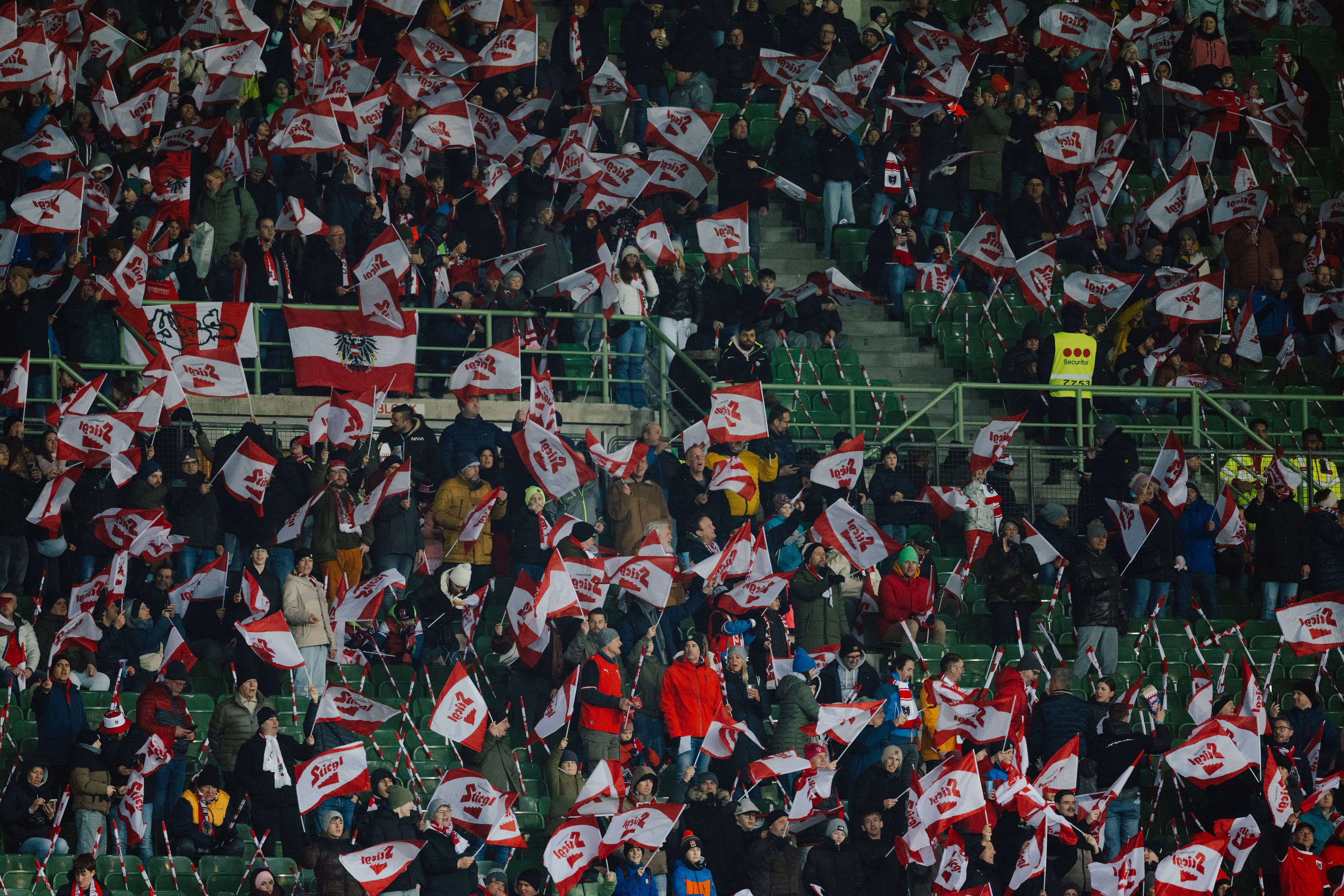 Die ÖFB-Fans beim 5:1-Heimsieg im Test im Happel-Oval gegen Ghana.