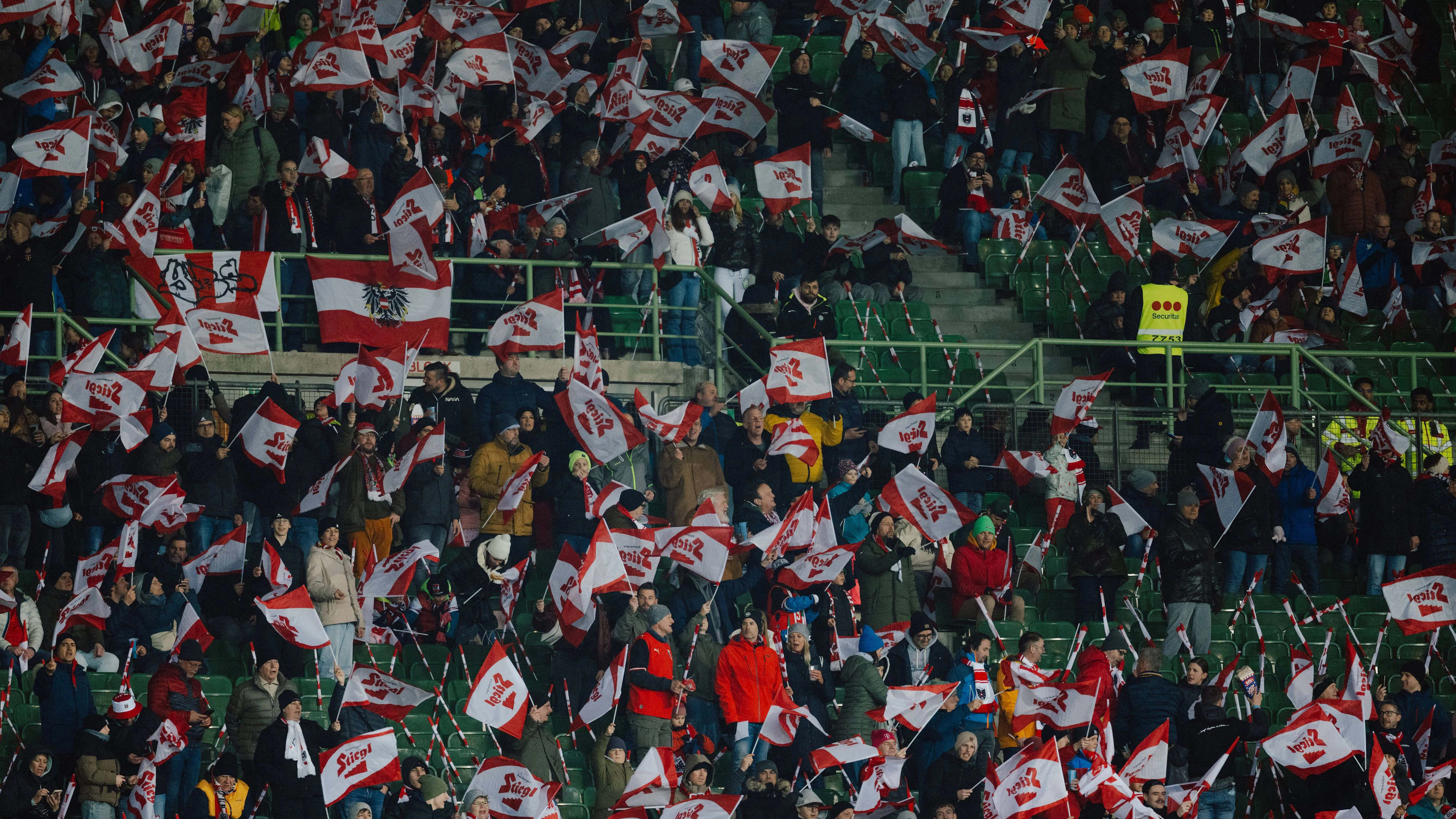 Die ÖFB-Fans beim 5:1-Heimsieg im Test im Happel-Oval gegen Ghana.