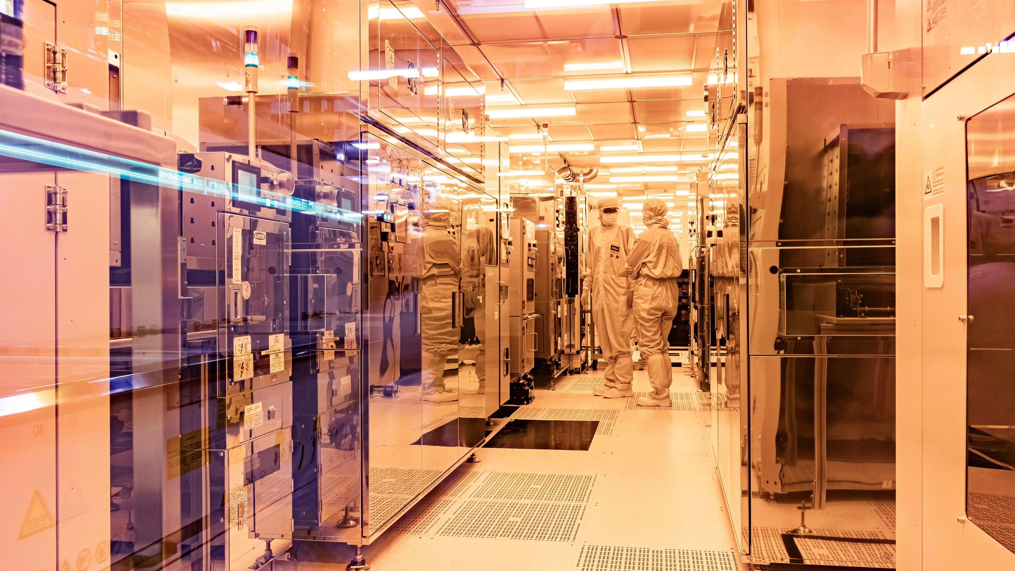 Die ultraeffizienten Mikroelektronikprodukte des Unternehmens (IC-Substrate, Highend-Leiterplatten) sorgen in KI-Rechenzentren, grünen Kraftwerken, Elektroautos, Smartphones und digitalen Kommunikationsnetzwerken für einen sparsamen Umgang mit Energie.