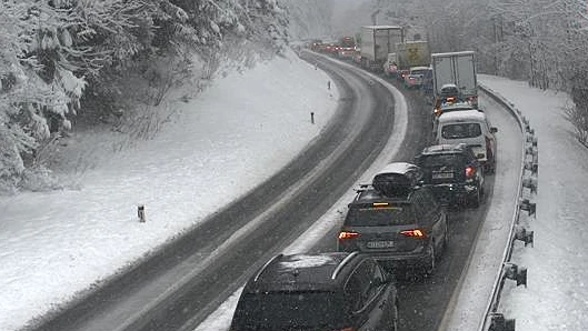 Heute.at - Halber Meter Neuschnee! Kältester und windigster Tag