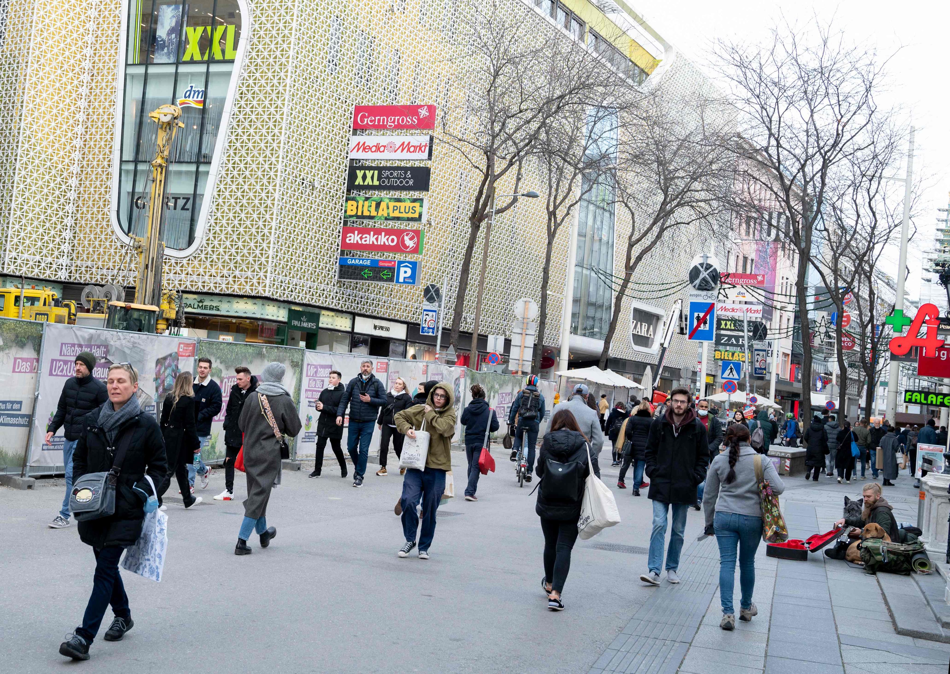 Die Bundesregierung macht Druck - Wien soll Sonntag Geschäfte öffnen