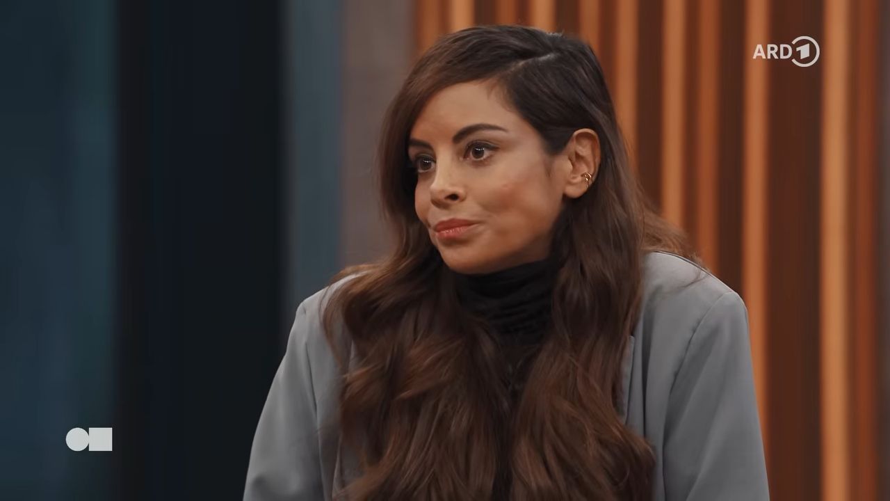 Collien Fernandes fordert Konsequenzen für Täter.