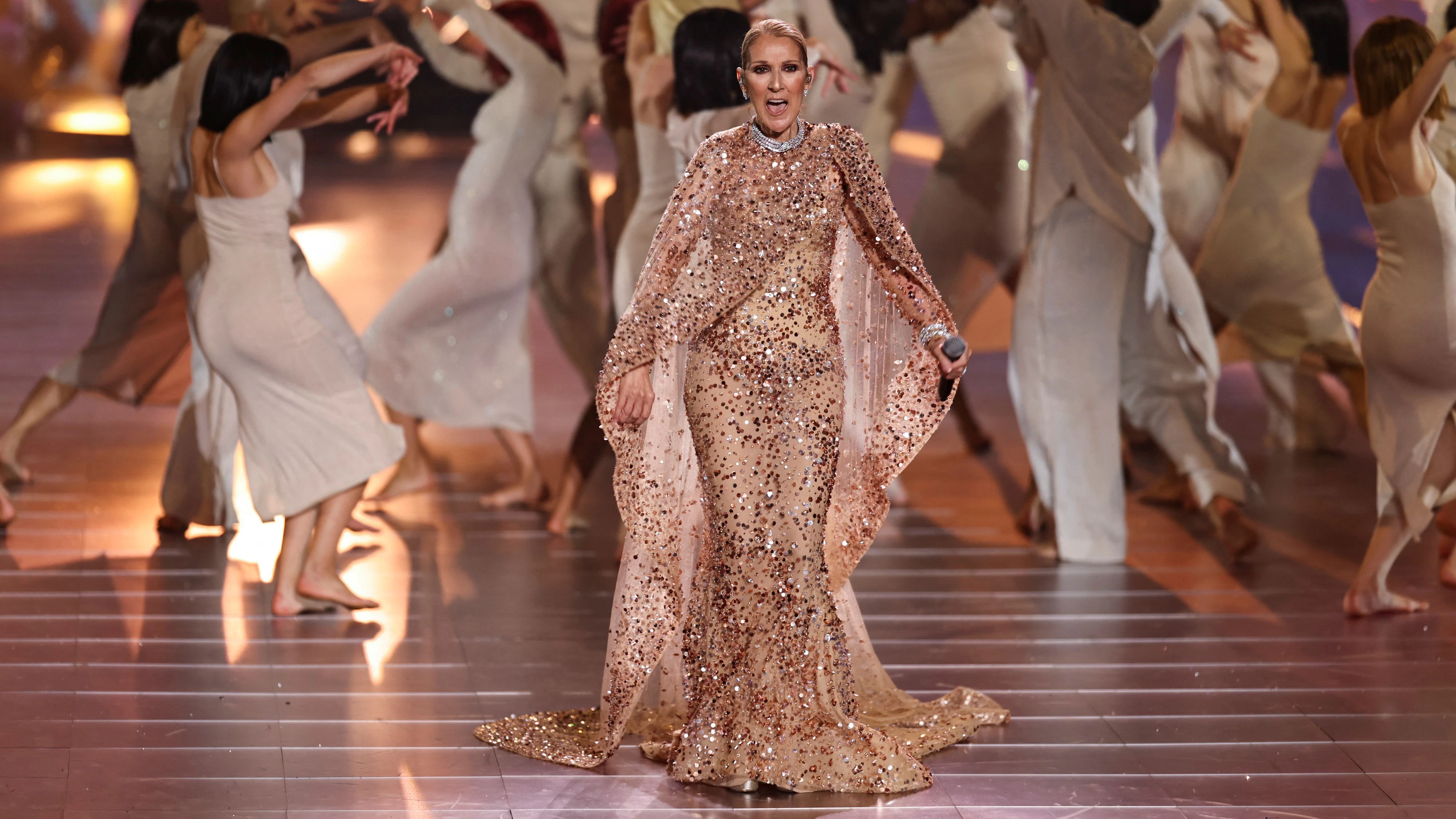 Geplant sind laut Dion "10 unvergessliche Konzerte ab September".