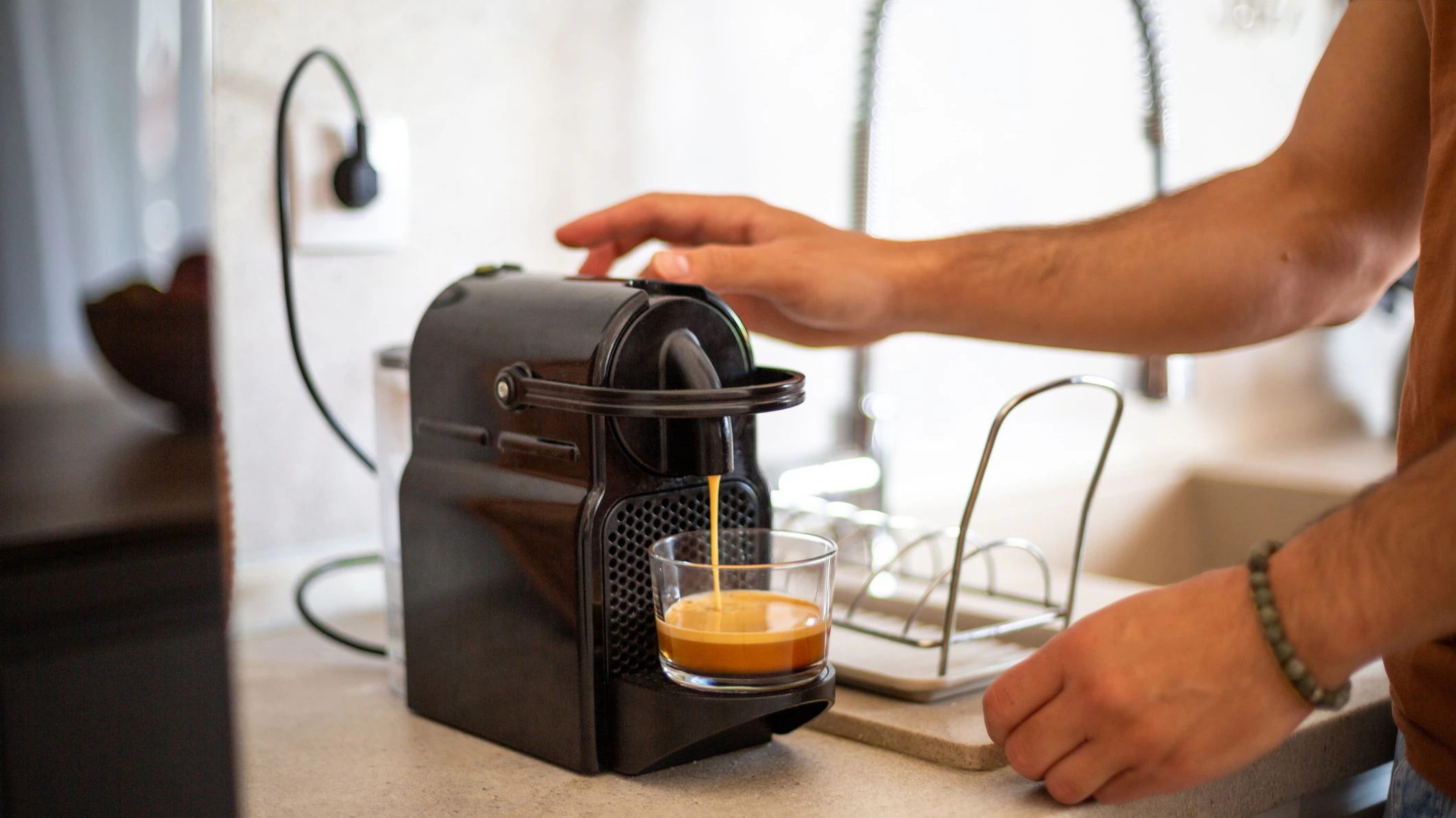 Auch bei Kaffeeautomaten sollte man einige Dinge beachten, damit der Kaffee genießbar bleibt.