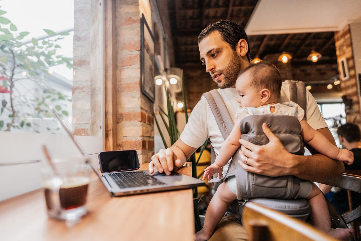Weil sein Job zu stressig wurde, will ein Vater die Betreuungszeit für seinen Sohn reduzieren (Symbolbild).