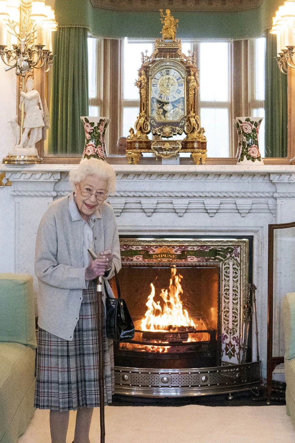 Queen Elizabeth II. am 8. September 2022 auf Schloss Balmoral: wenige Stunden später entschlief sie für immer, nach 70 Jahren Regentschaft