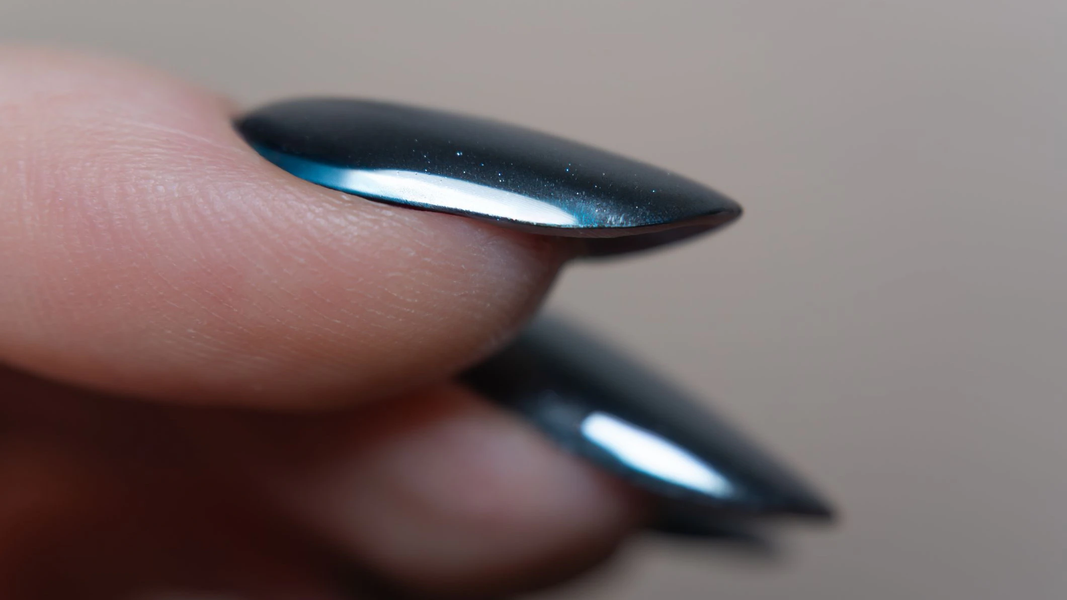 Heute.at - Kleinkind (1) stirbt durch Kunstnagel am Wickeltisch