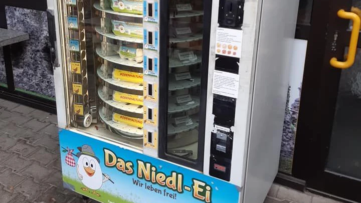 Hier werden die Eier verkauft – wenn noch welche übrig bleiben.