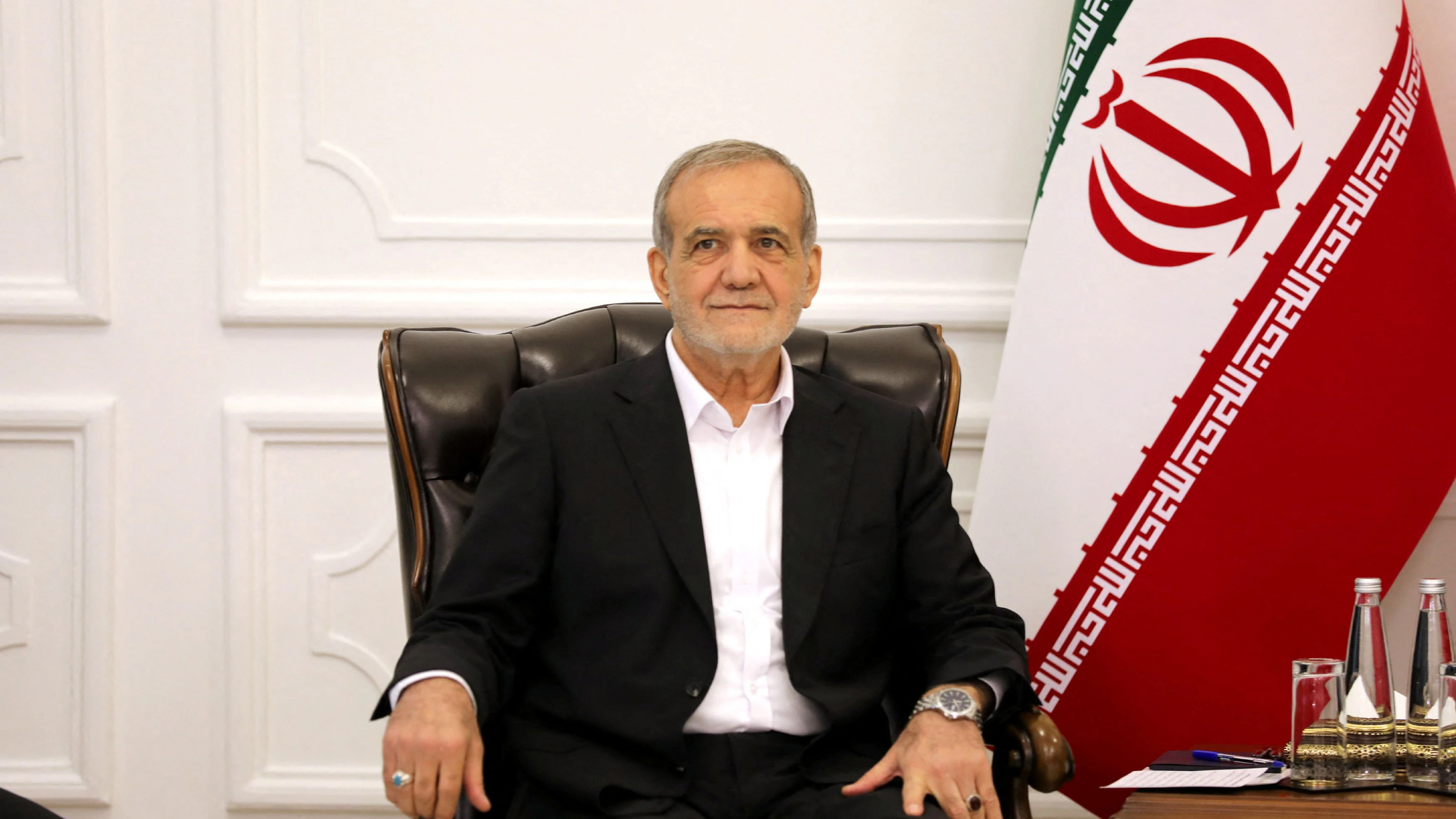 Der iranische Präsident Massud Peseschkian hat sich mit einer Forderung zur Beendigung des Kriegs zu Wort gemeldet. Archivbild. 