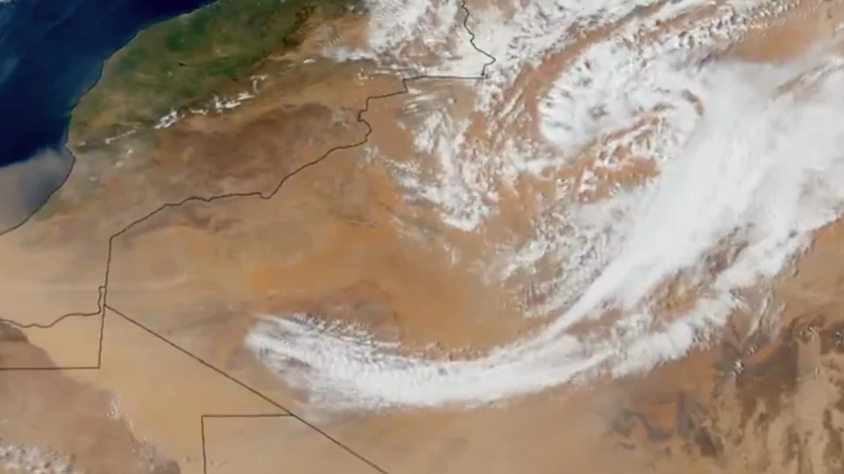 Heute.at - Video-Hype – 1.600 Kilometer breiter Sandsturm gefilmt