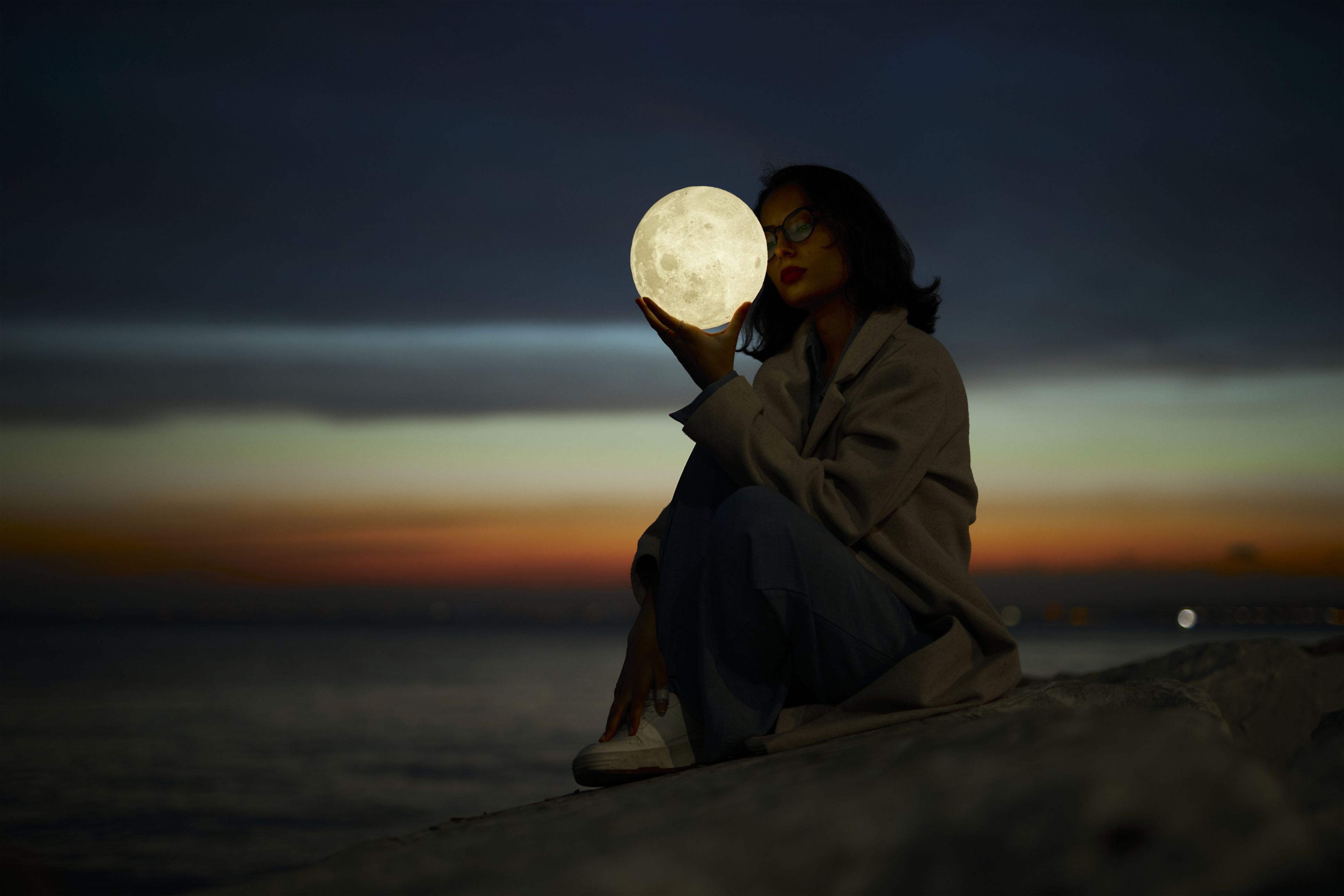 Der Vollmond - egal, ob rosa oder nicht - fasziniert seit Jahrhunderten.