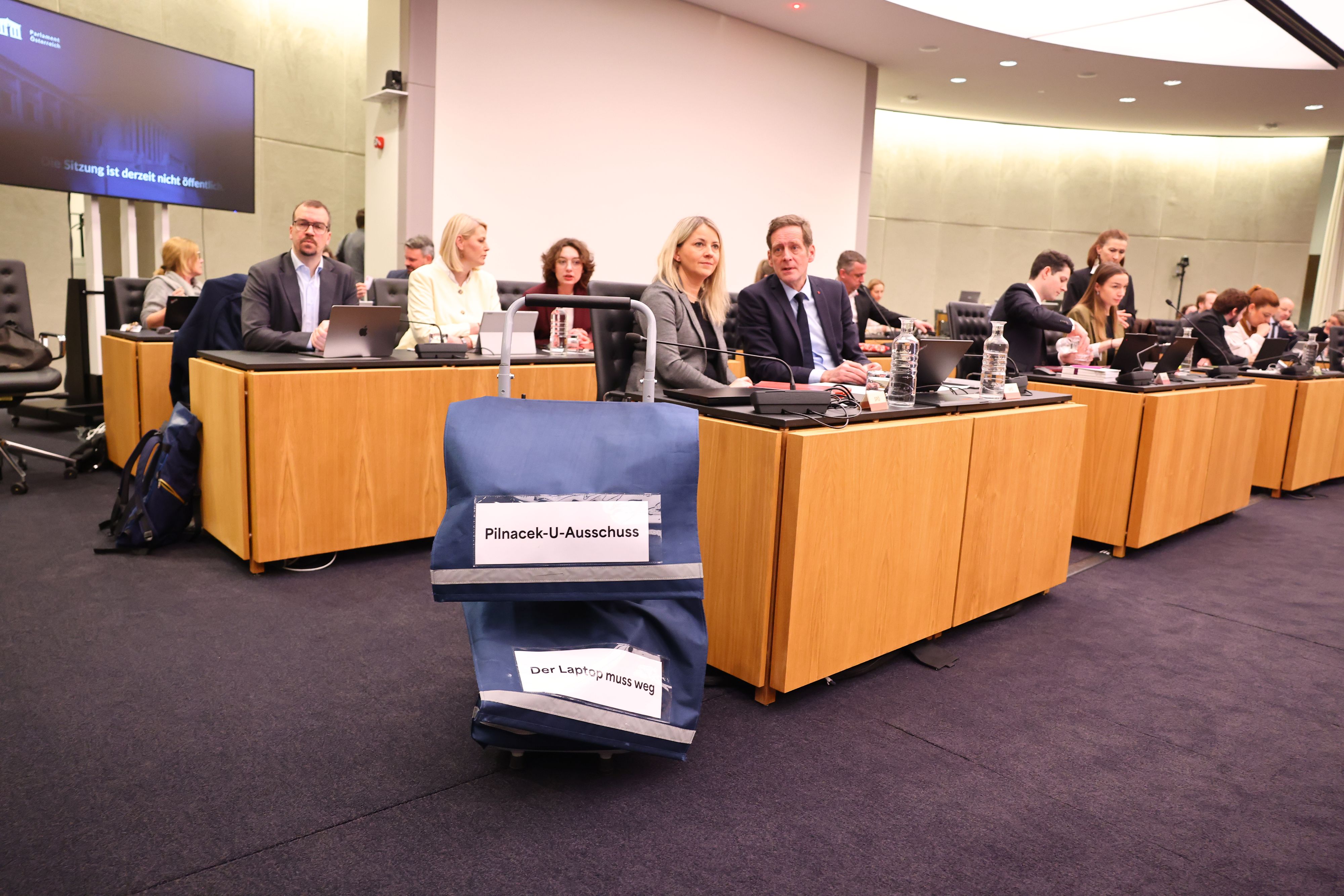 Der U-Ausschuss zum Tod von Christian Pilnacek soll die Logdaten des Ermittlungsakts vom Innenministerium erhalten.