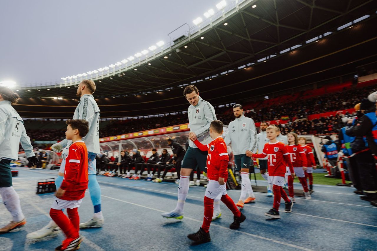 Heute.at - Österreich vs. Tunesien: Mit den ÖFB-Stars einlaufen!