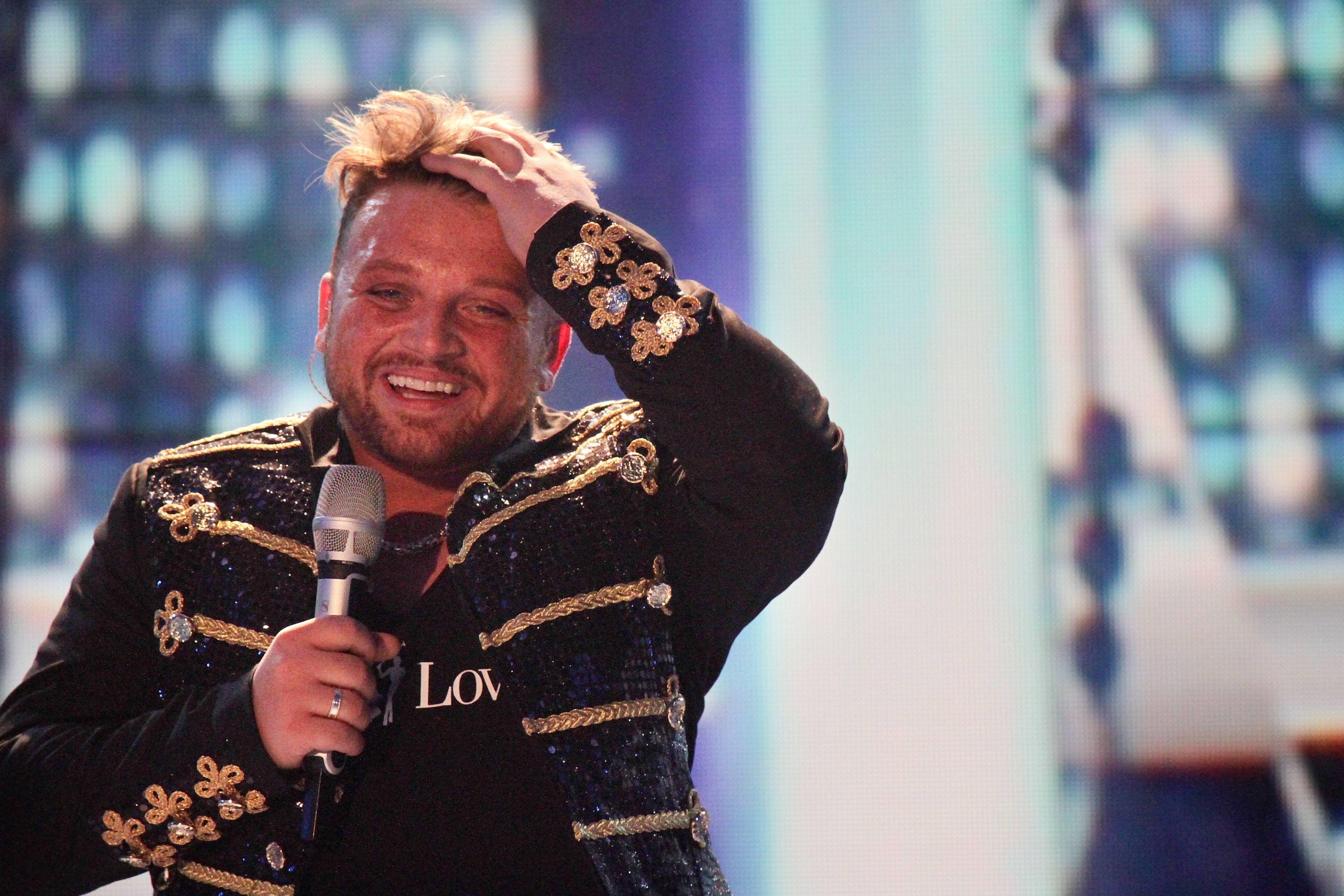 Das war Menowin Fröhlich im Jahr 2014. Damals verlor er im Finale, wurde Zweiter.