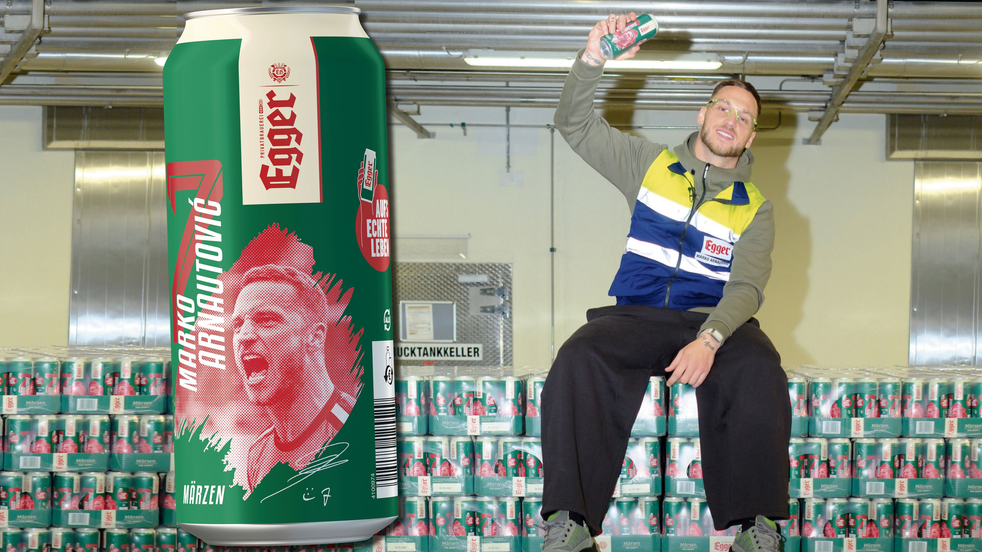 Fußballer Marko Arnautović (Bild) zeigt sich mit der Limited Edition vom Egger Märzen. Er ist der neue Markenbotschafter. 
