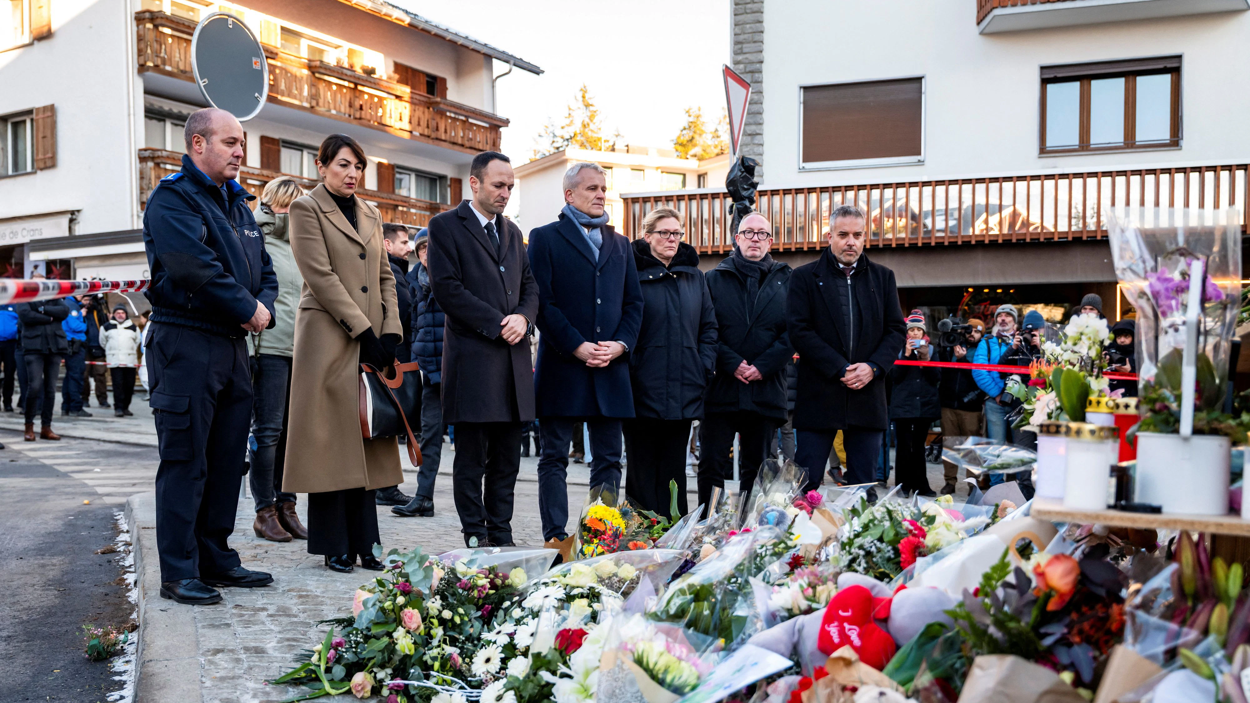 Heute.at - Falsch begraben: 2 Crans-Montana-Opfer werden exhumiert