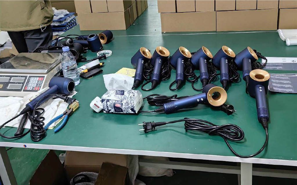 Heute.at - Tausende gefälschte Dyson-Produkte aus Verkehr gezogen