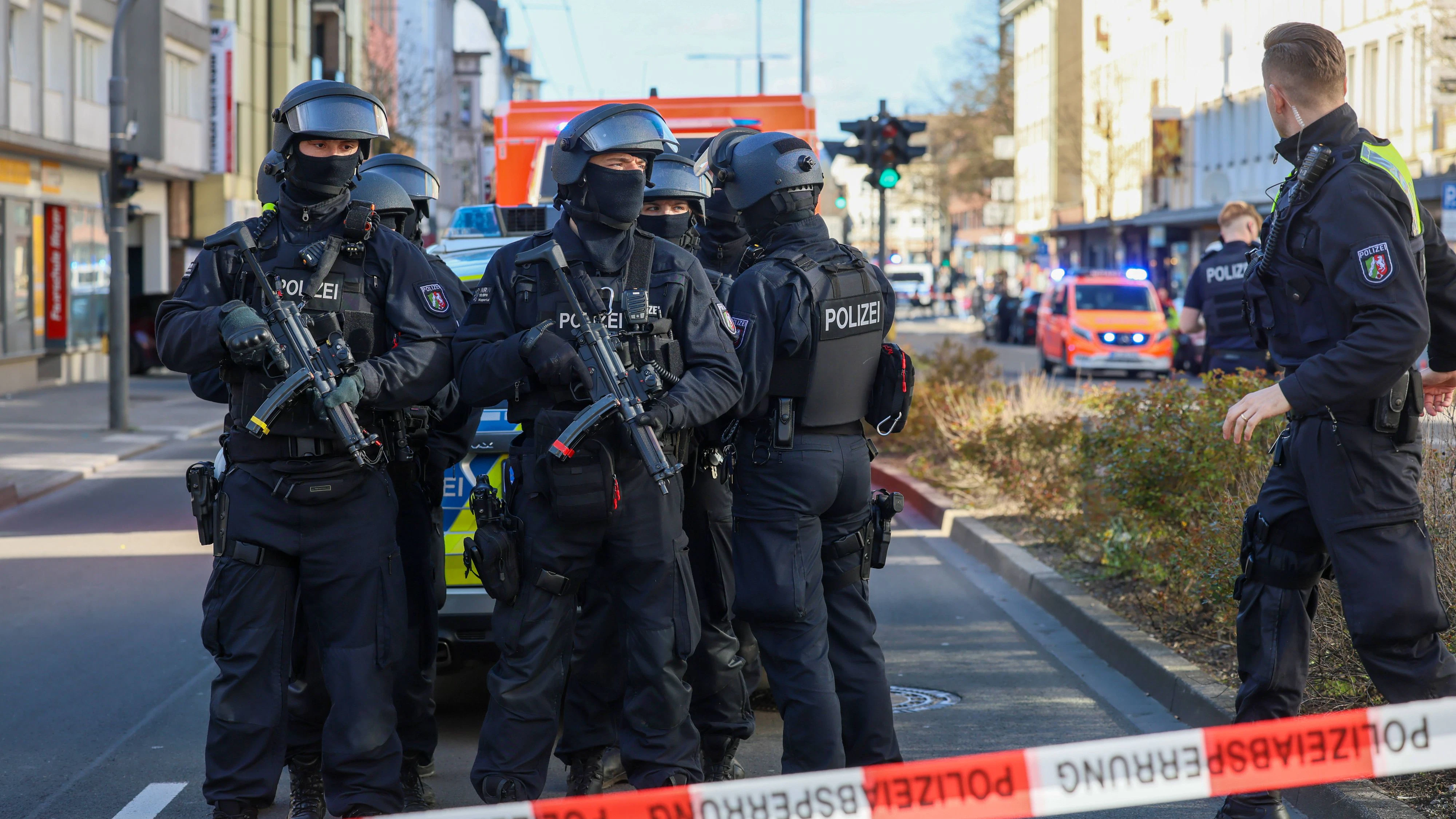 Heute.at - Messerangriff in Innenstadt – Mehrere Verletzte