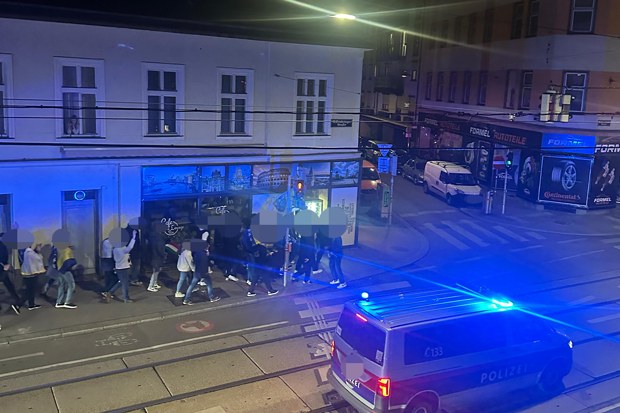 Heute.at - Chaos und Lärm! Bosnien-Fans sorgen für Einsatz in Wien