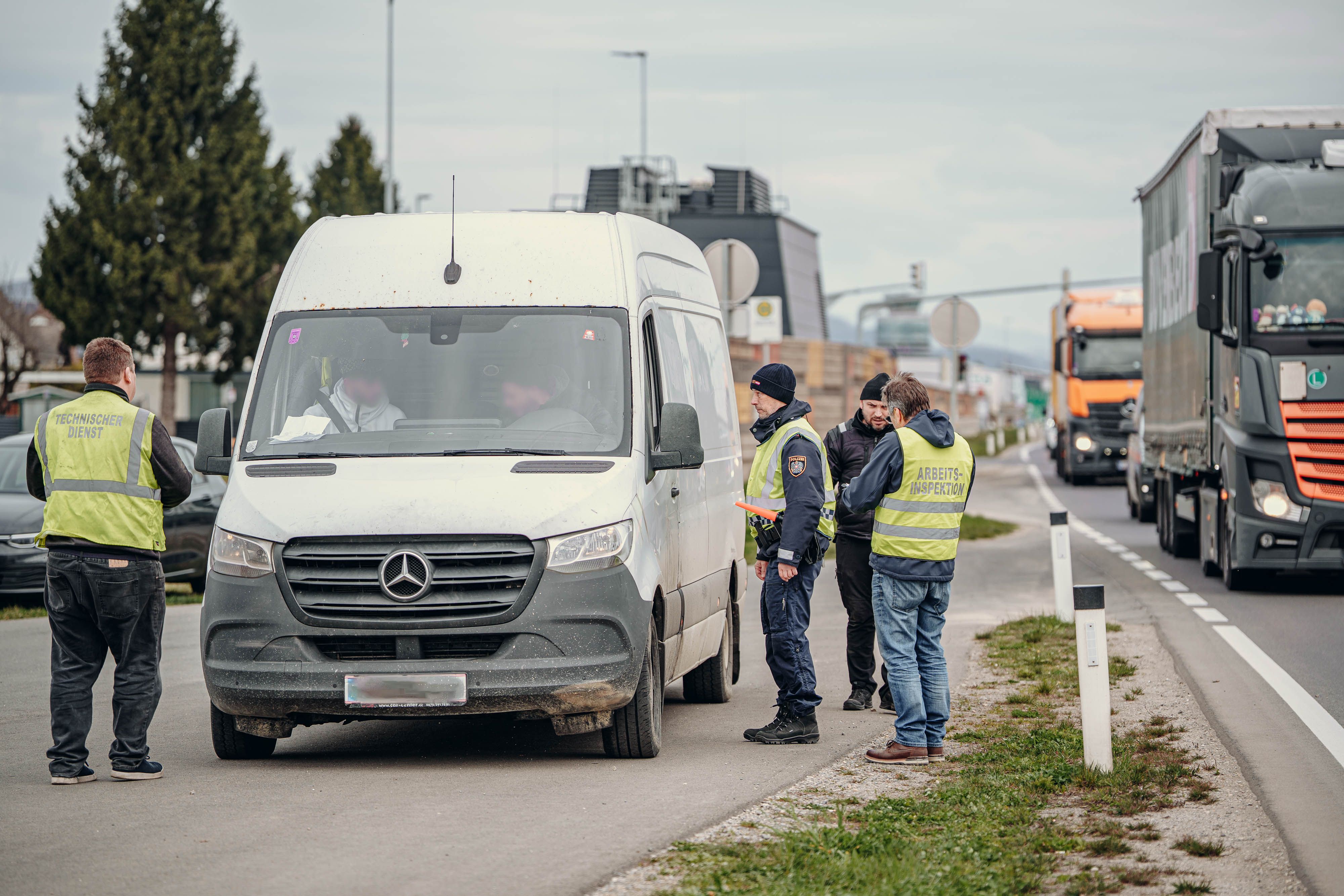 Heute.at - Gefahr in Verzug – Polizei stoppt mehrere Transporter
