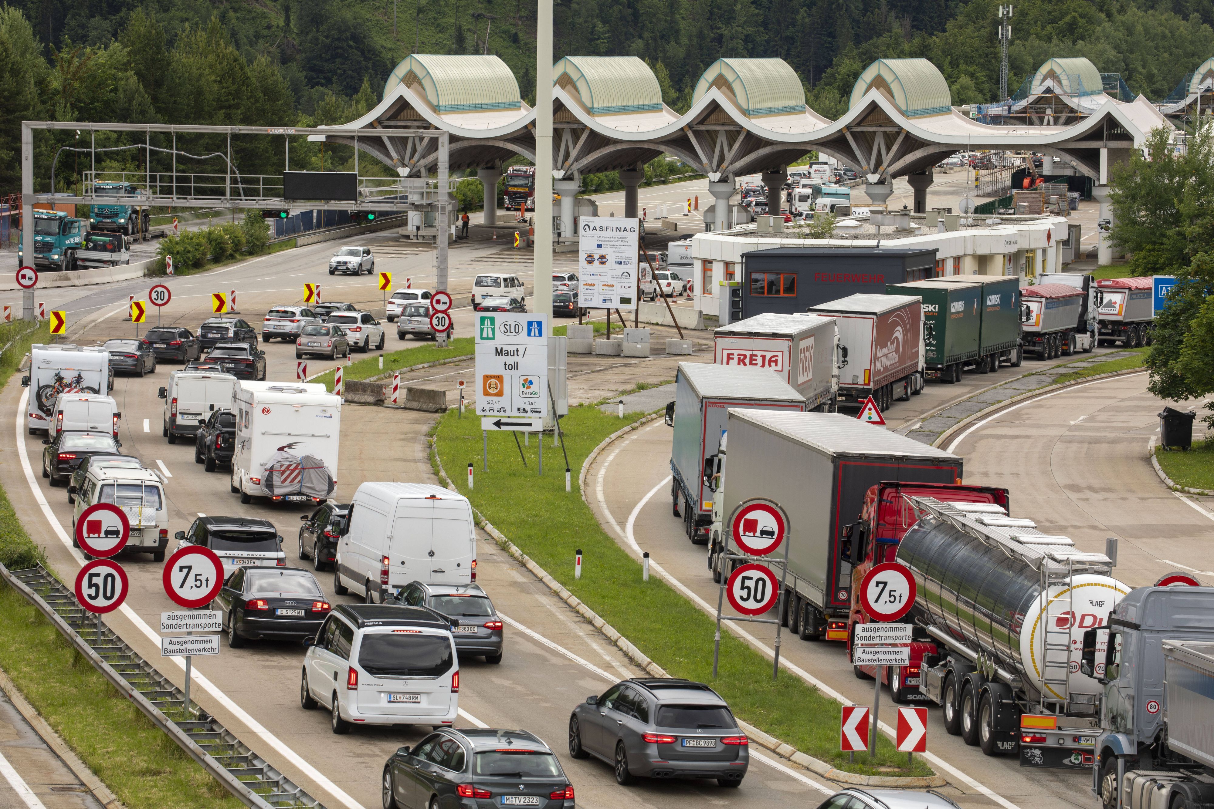 Vor allem in Regionen nahe der EU-Außengrenzen tritt Tollwut weiterhin vermehrt auf.