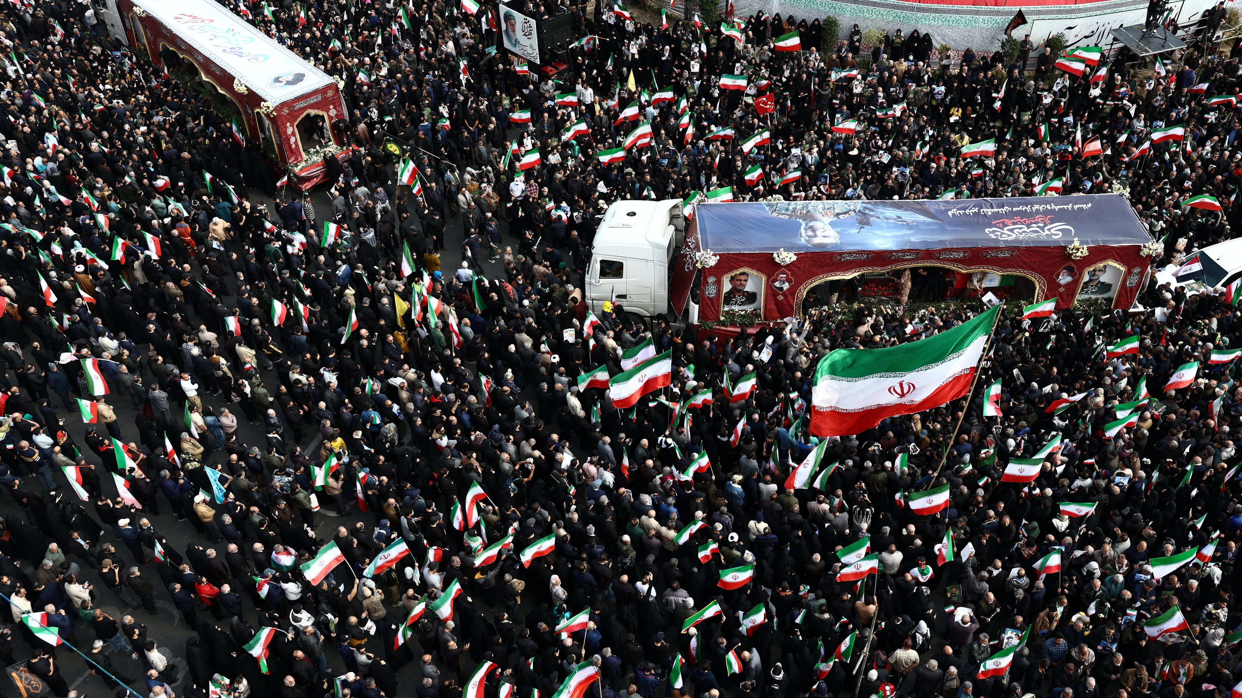 Heute.at - Zehntausende nehmen Abschied von Marinekommandeur