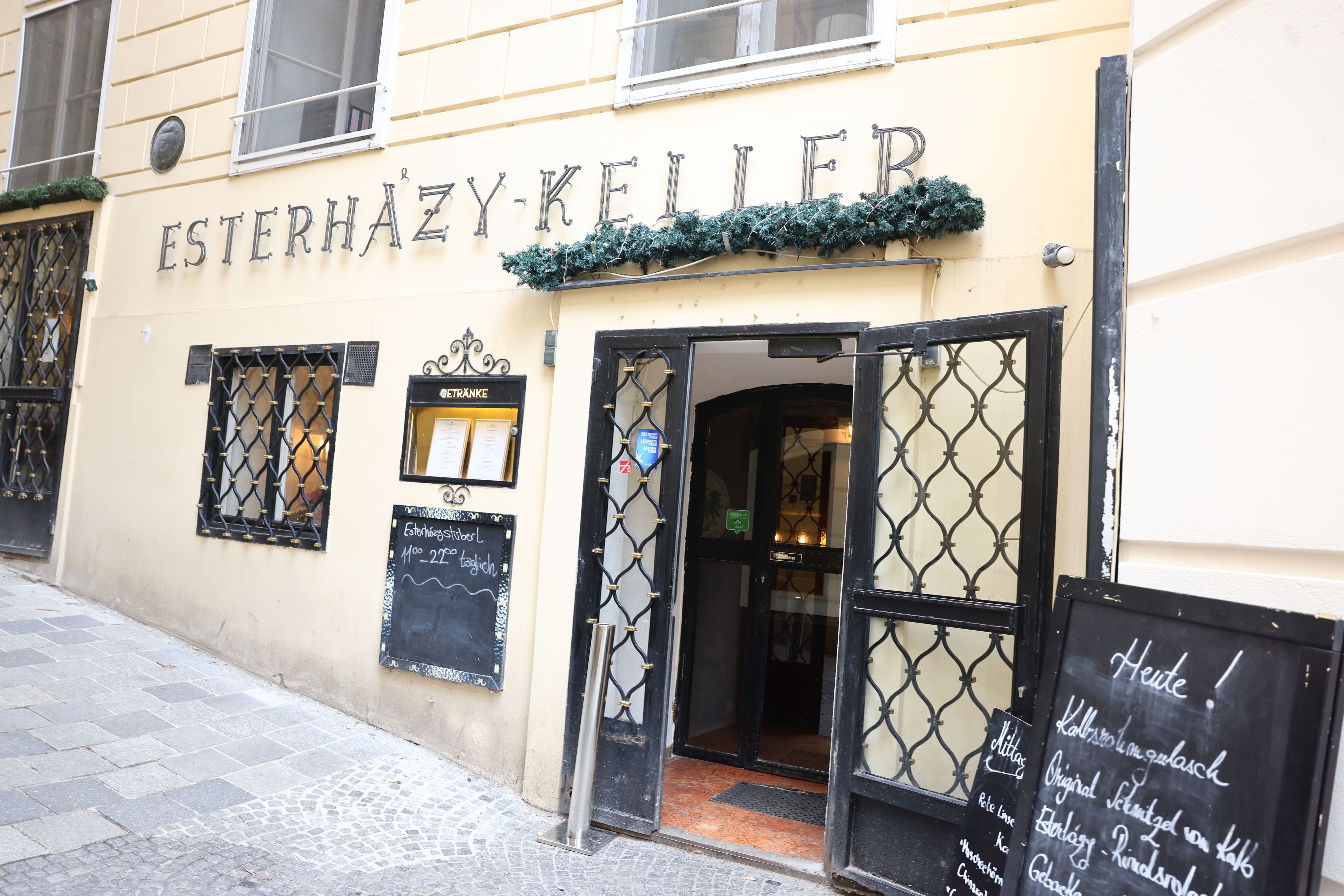 Heute.at - Berühmter City-Heuriger lockt mit Preisen wie damals