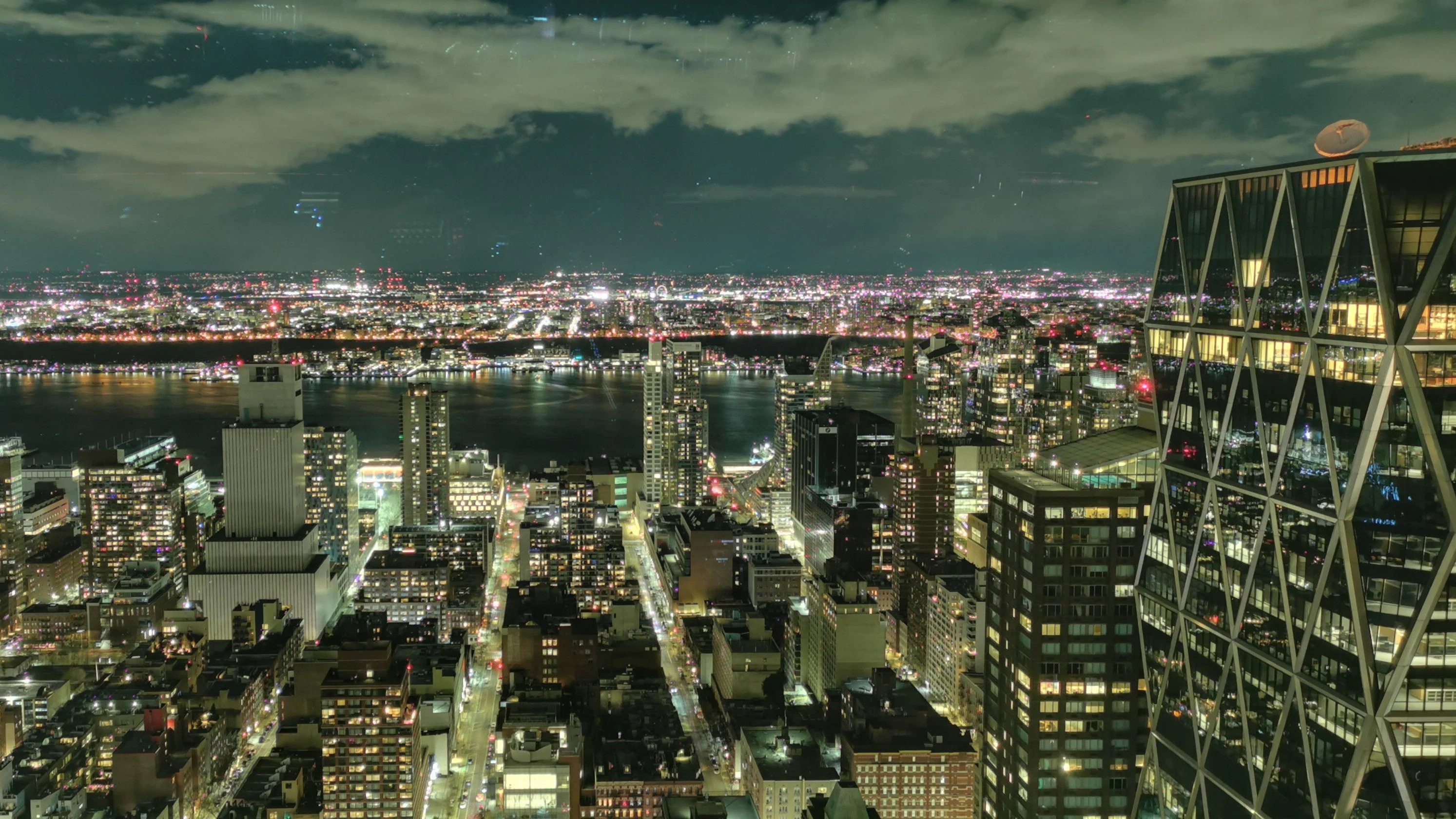 Immer wieder imposant; Manhattan aus der Perspektive eines Wolkenkratzers