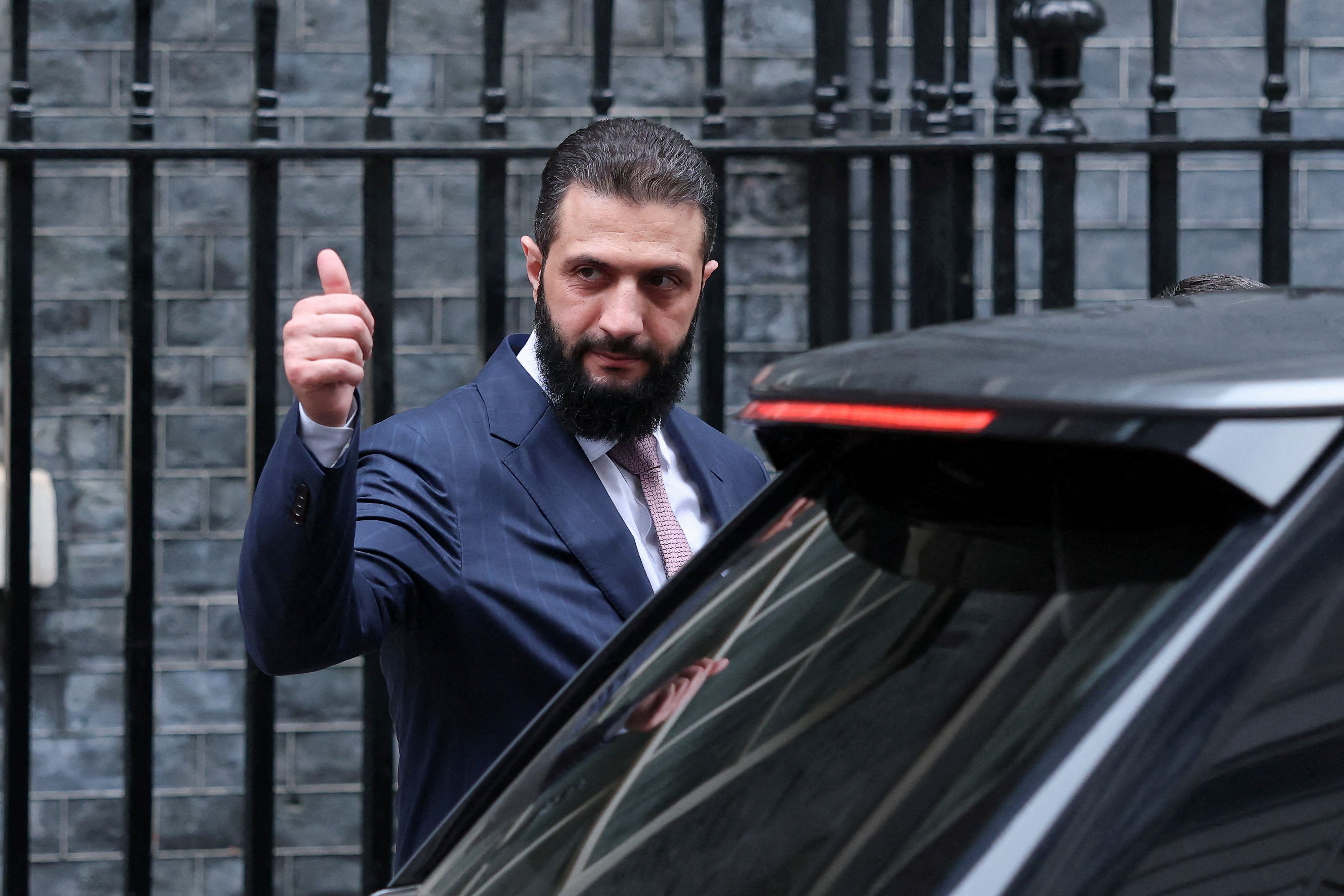 Heute.at - Syriens Präsident scheitert an Wasserflasche