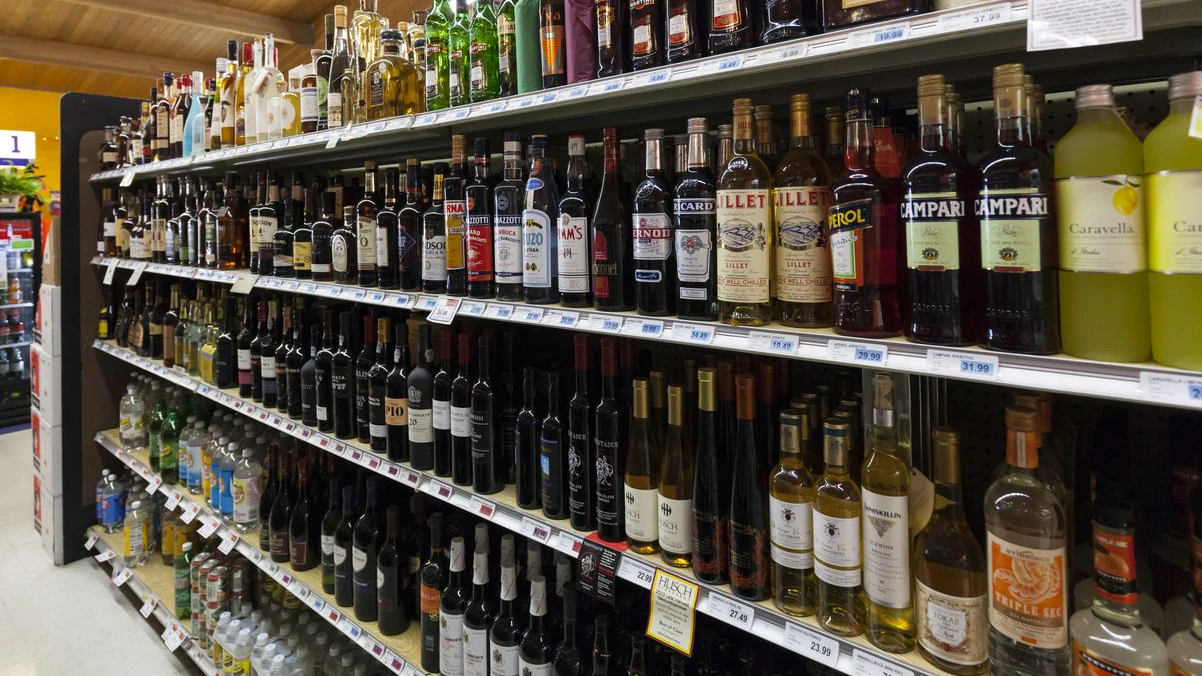 Heute.at - 1.000 Euro Schaden: Polizei schnappt Spirituosen-Dieb