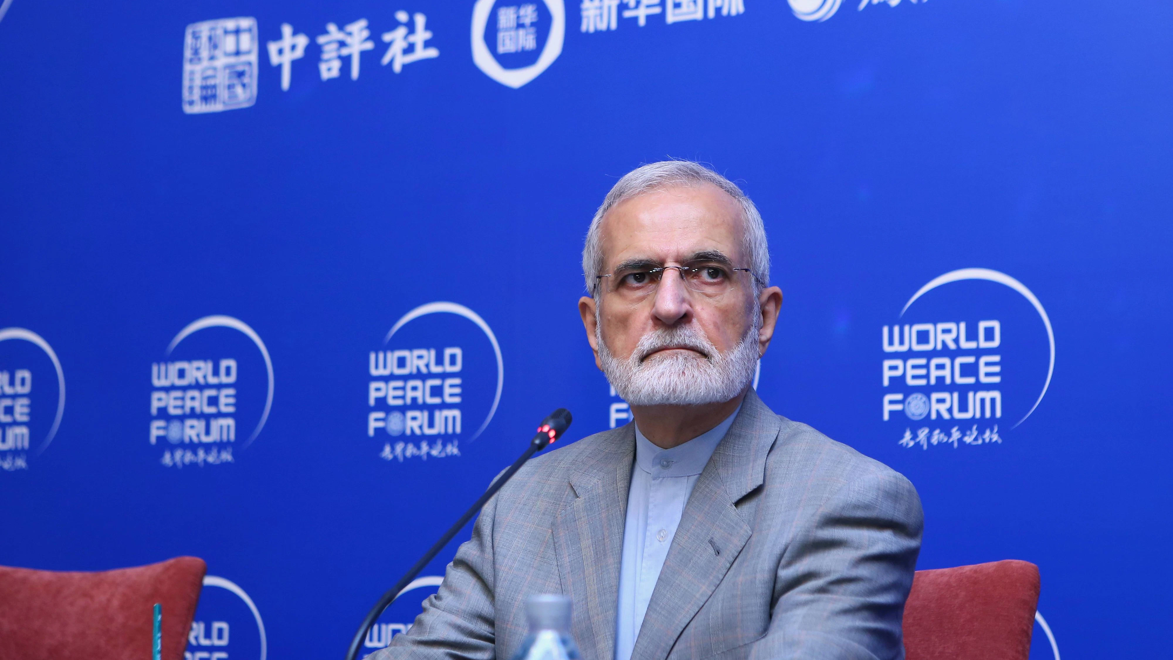 Heute.at - Luftangriff! Haus zerbombt, Ex-Minister schwer verletzt