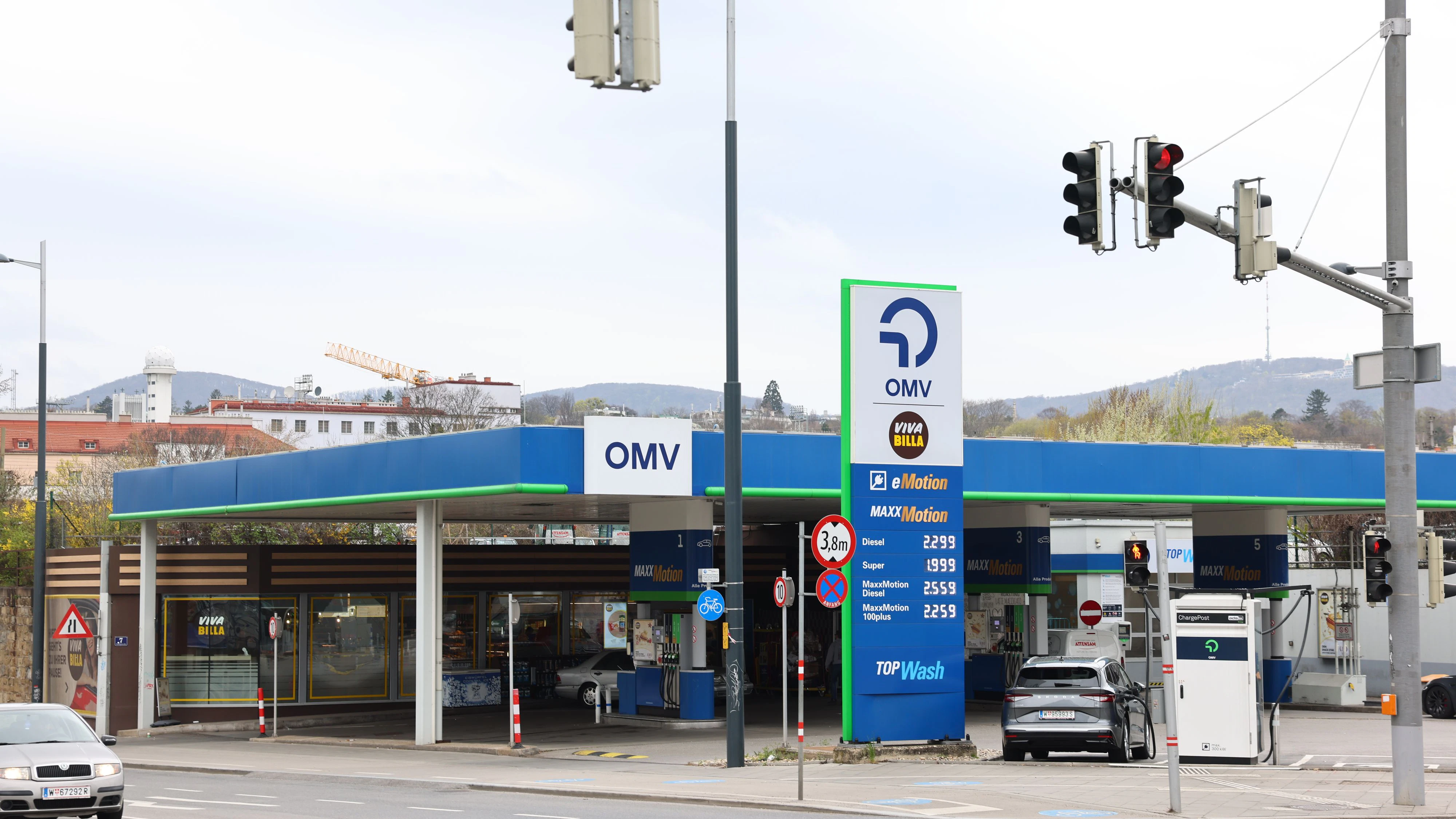 "Heute"-Lokalaugenschein bei einer OMV-Tankstelle in Heiligenstadt.