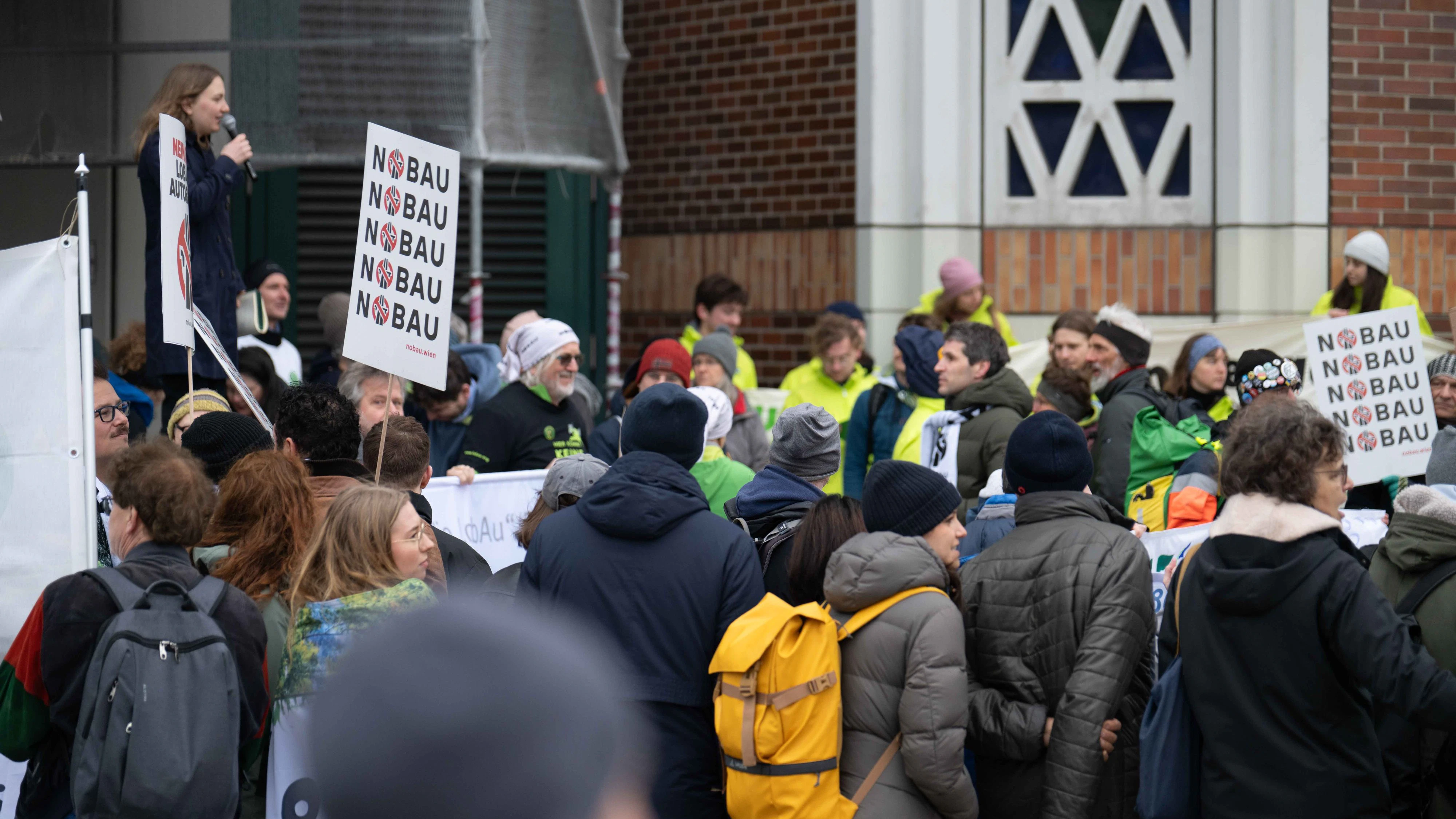 Heute.at - Nein danke, Hanke – Protest gegen Lobau-Autobahn