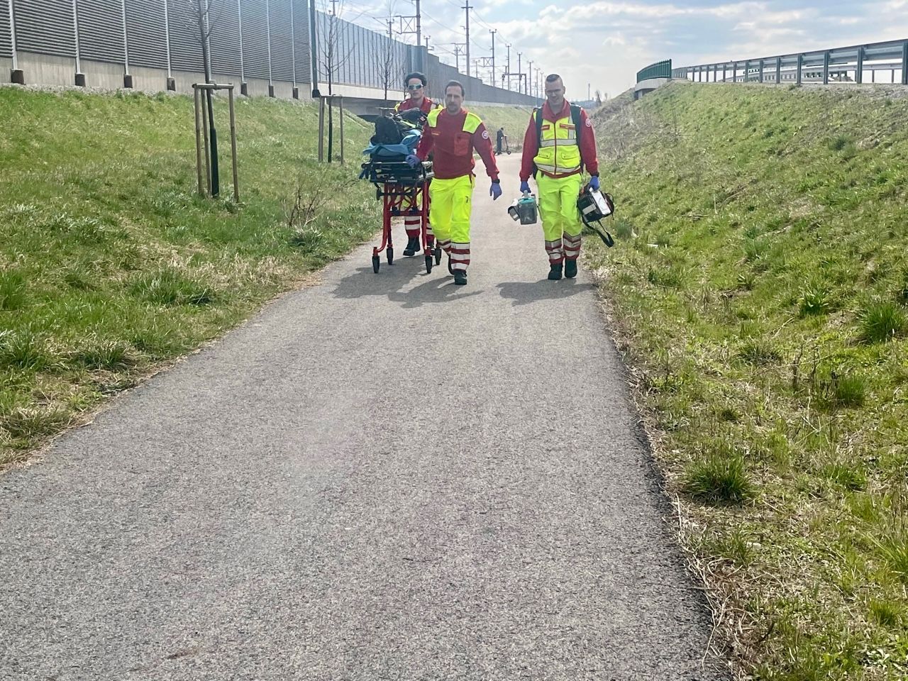 Heute.at - Schwerer Unfall – Zwei Mädchen von E-Roller gestürzt