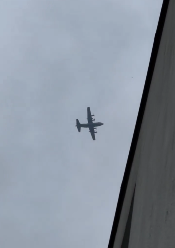 Die Pannen-Hercules rauscht wieder durch die Lüfte.