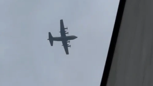 Die Pannen-Hercules rauscht wieder durch die Lüfte.