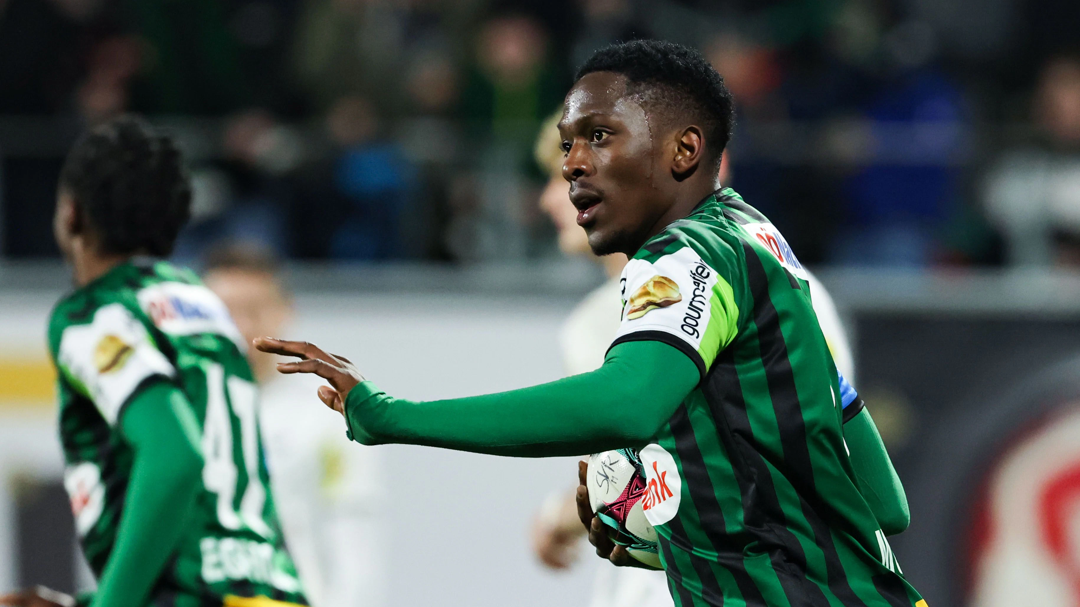 Heute.at - Mutandwa-Hattrick! Ried jubelt spät gegen Altach