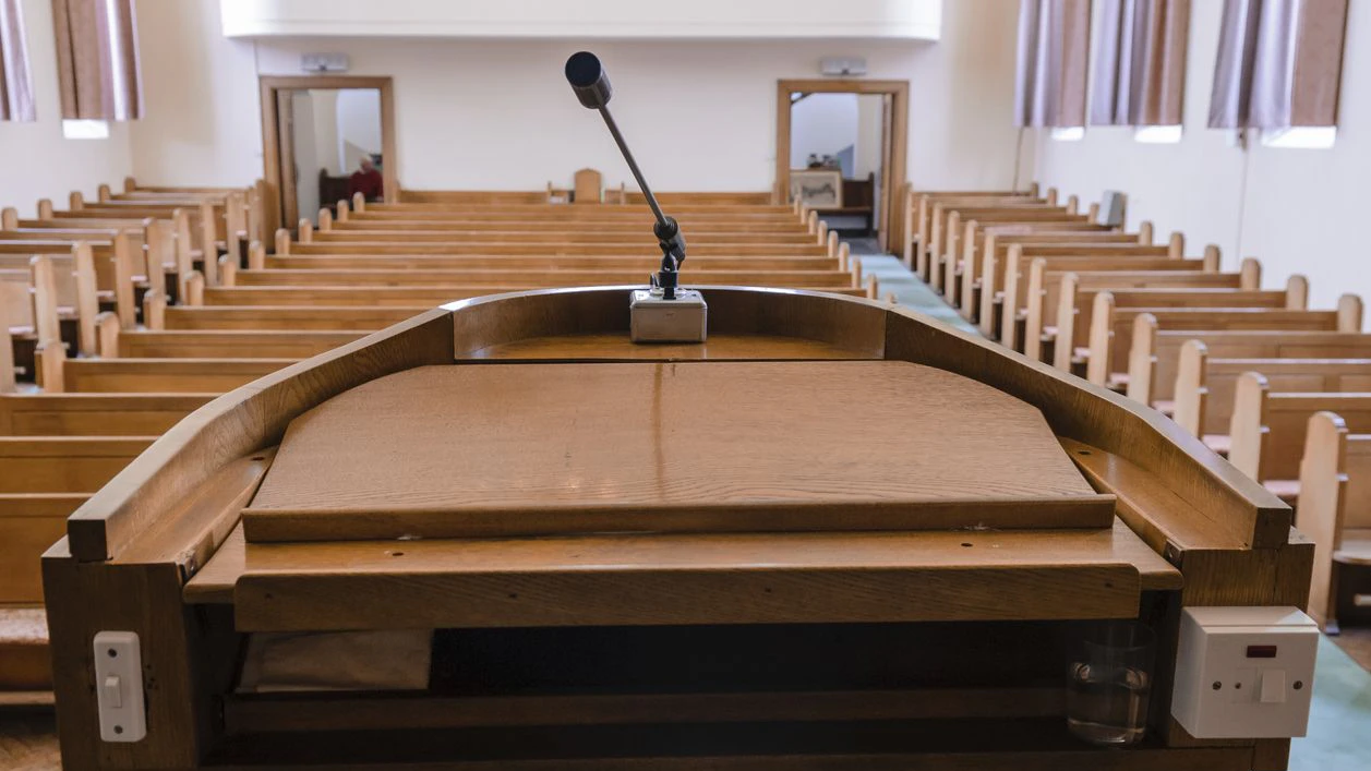 Heute.at - Zur Karfreitags-Messe – Kirche findet keinen Pfarrer