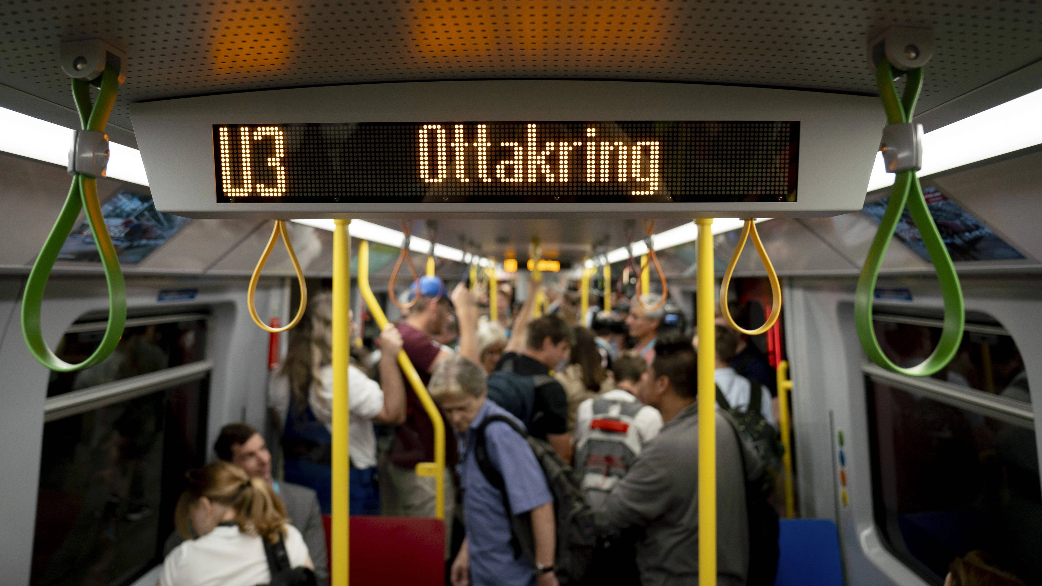 Heute.at - U-Bahnen sind knallvoll – Wiener Öffis am Limit