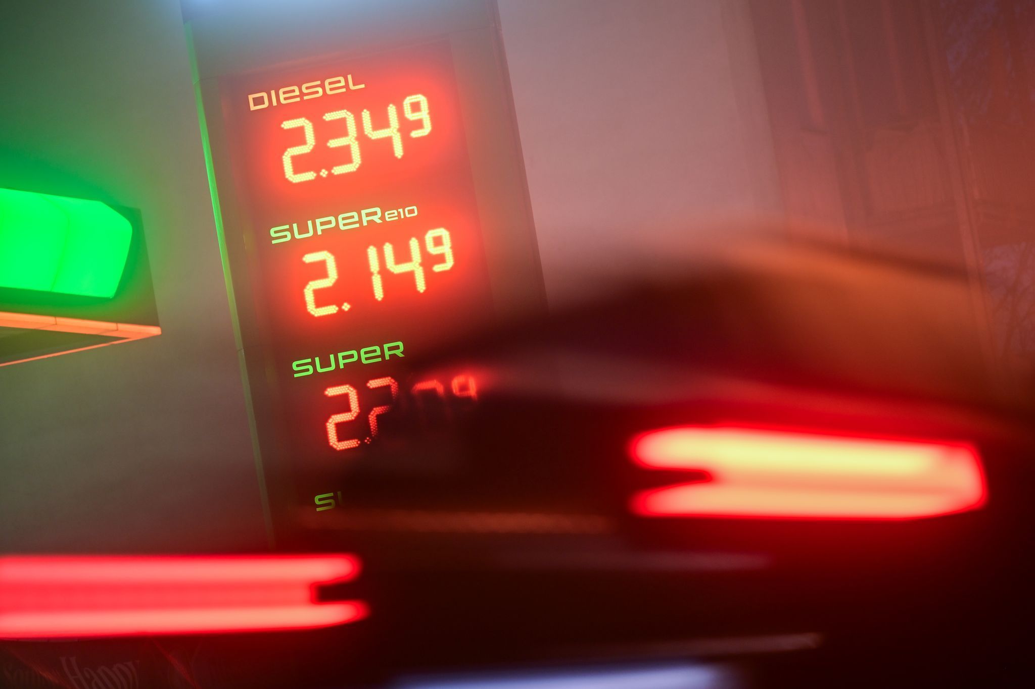 Heute.at - Billiger Sprit schon wieder teurer: Wie geht das bitte?