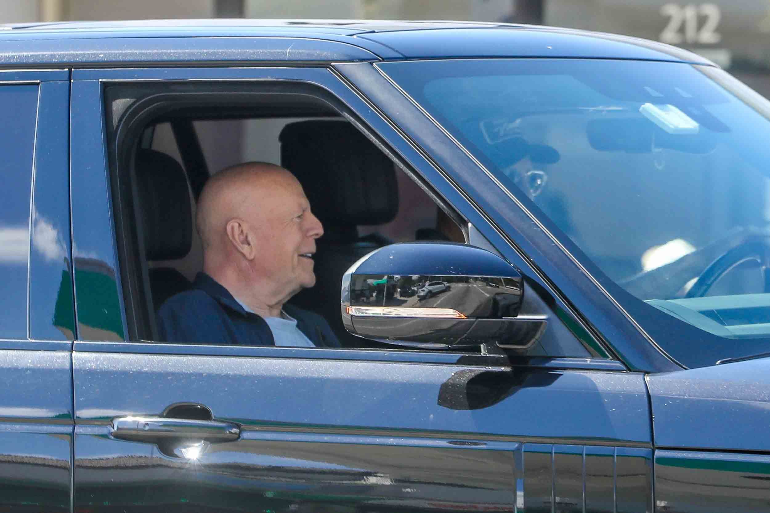 Bruce Willis kann wieder lächeln.