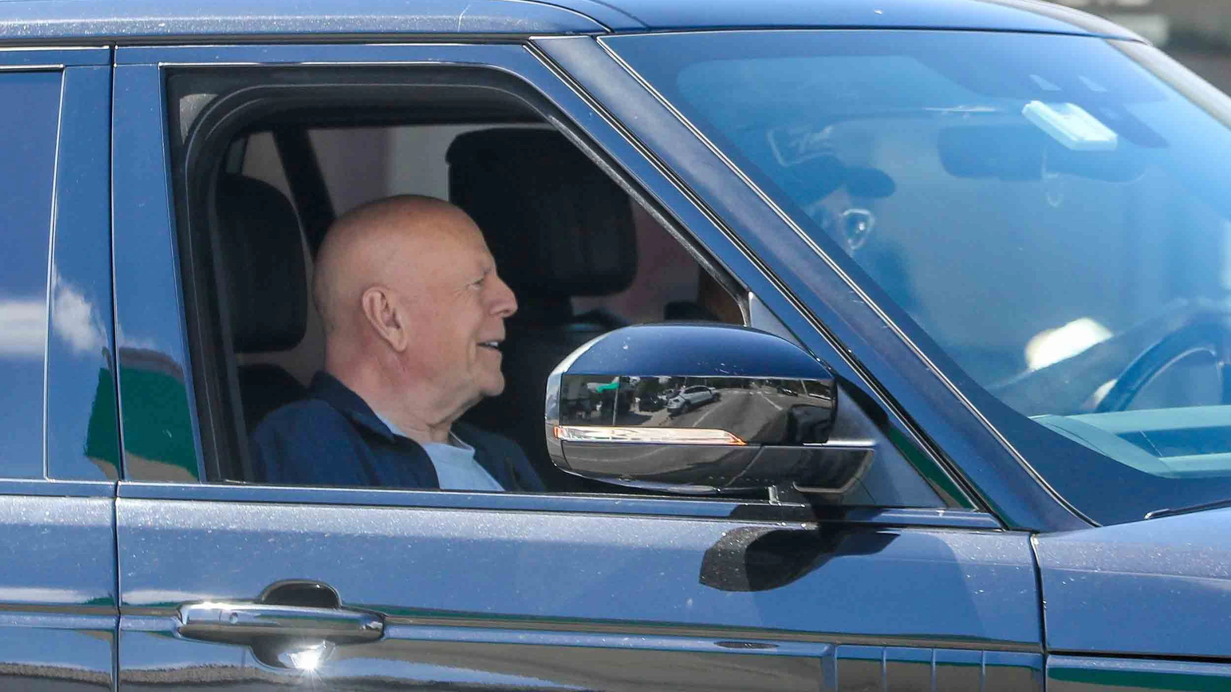 Bruce Willis kann wieder lächeln.