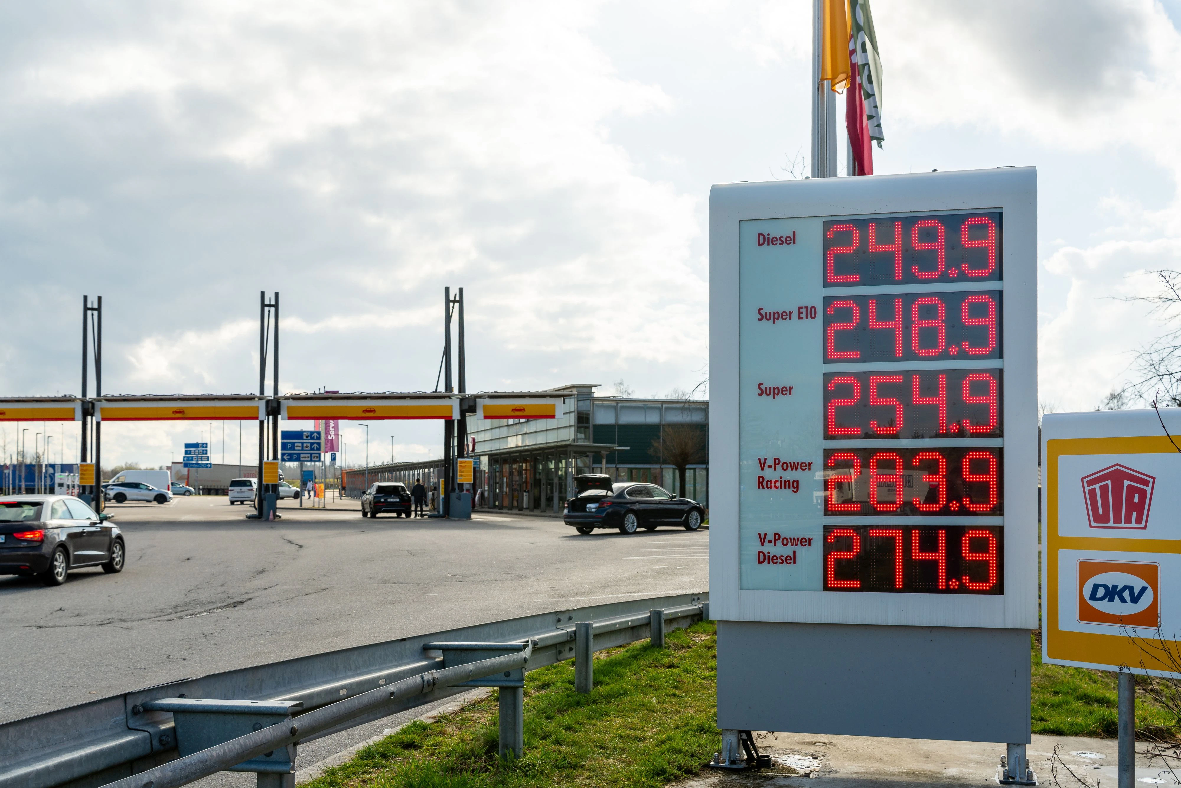 Österreichs Autobahntankstellen sind von der Spritpreisbremse ausgenommen, weshalb weiß keiner so genau – oder will es zumindest nicht sagen