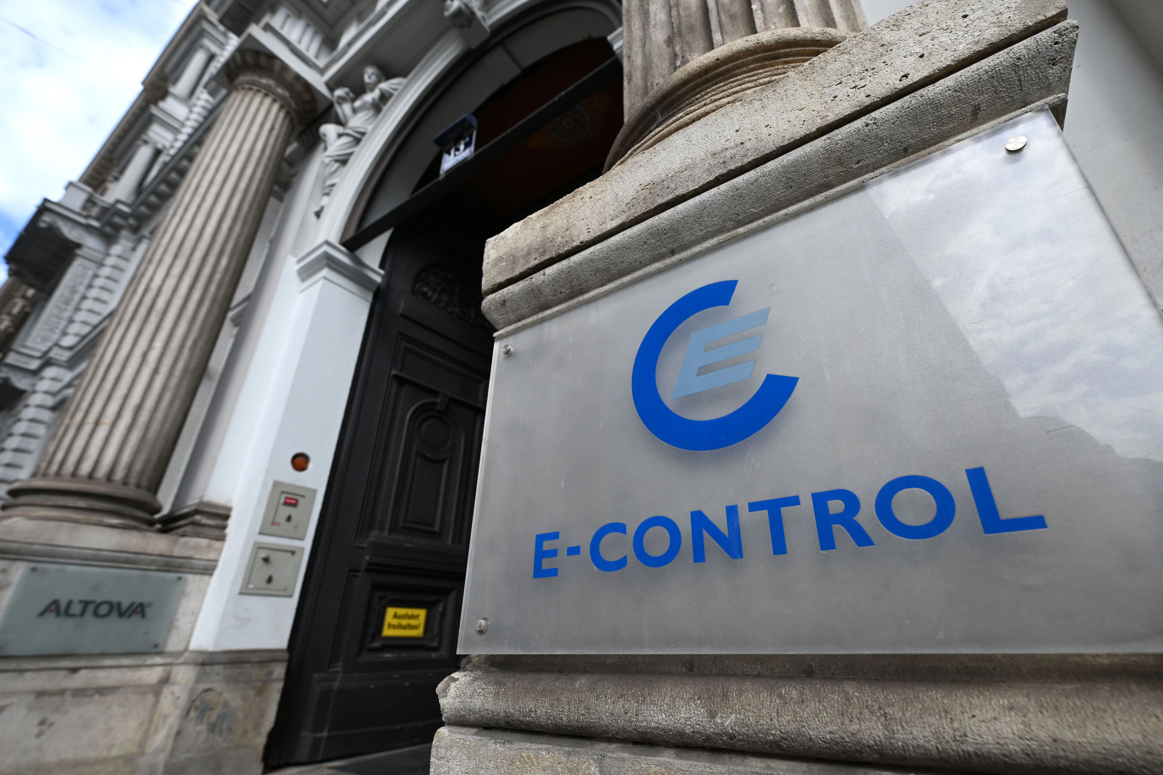 Die E-Control überwacht die Durchführung der Spritpreisbremse