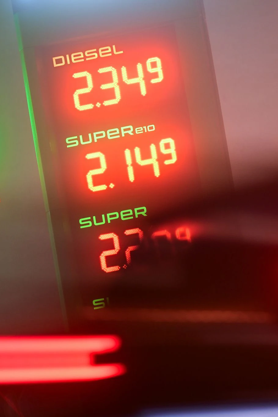 Diesel- und Benzinpreise deutlich über 2 Euro – die Spritpreisbremse bremste den rasanten Preisanstieg nur kurz