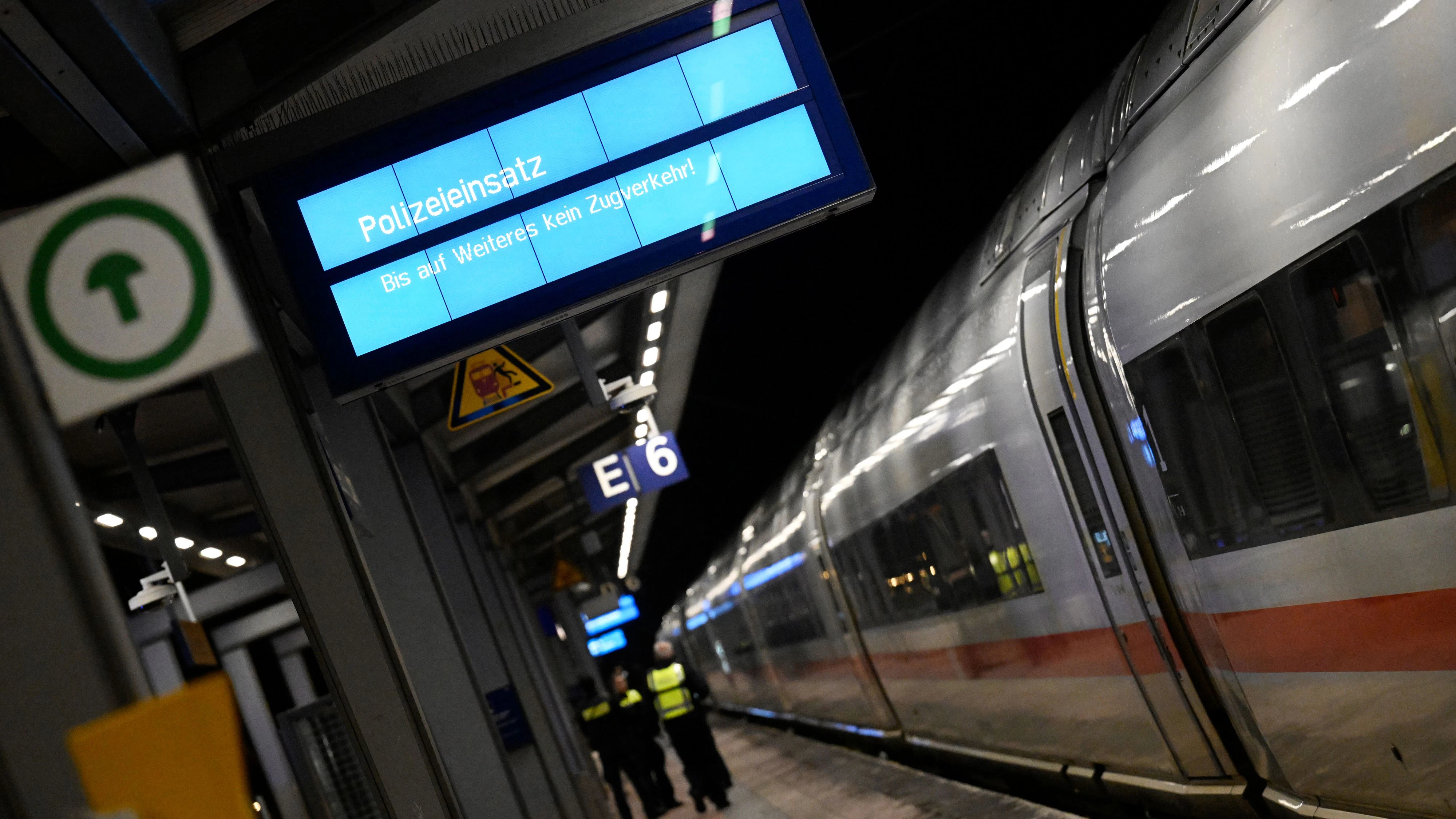 Heute.at - Messer-Mann verletzt Fahrgäste – Staatsschutz ermittelt